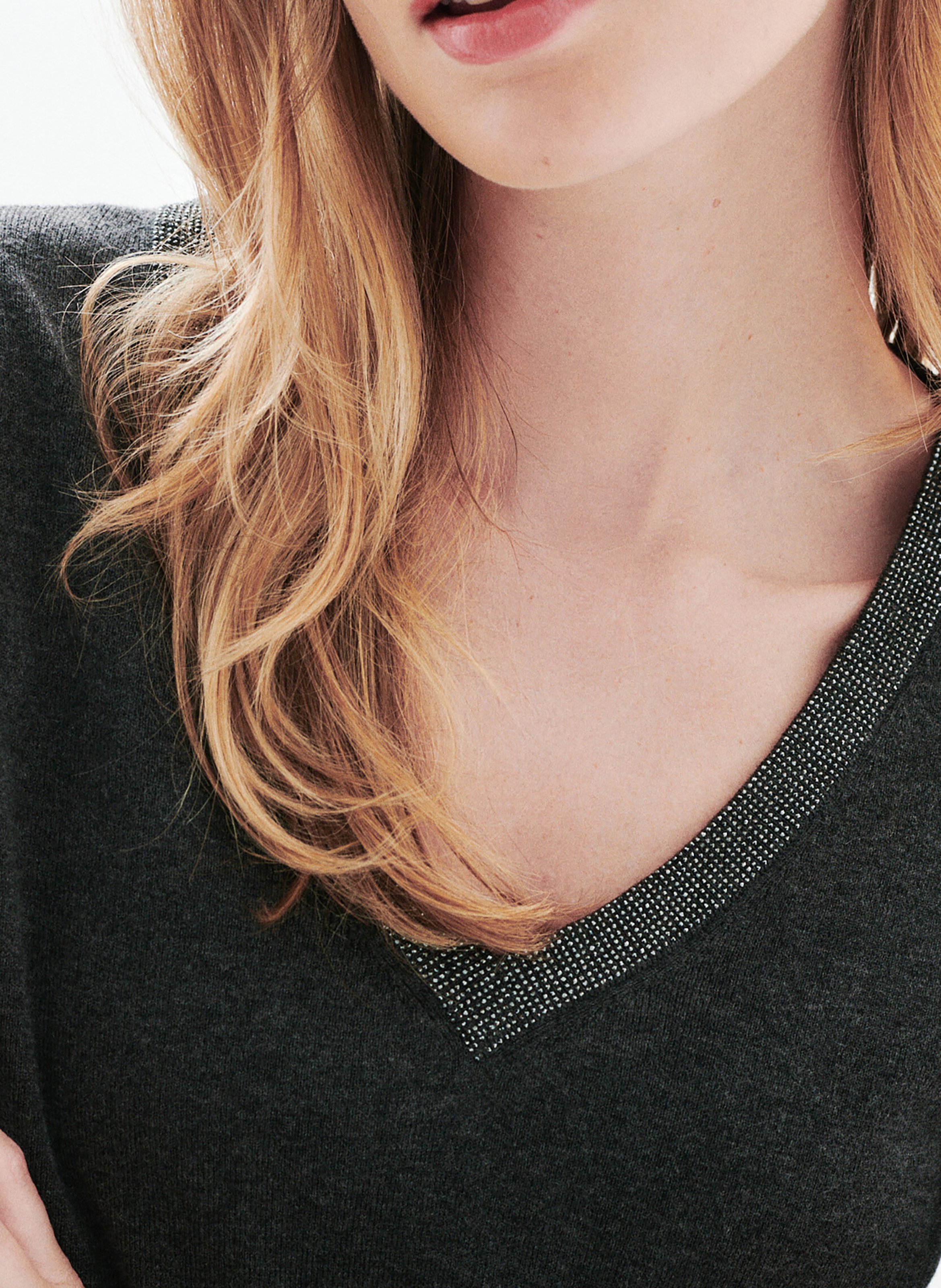 Pull près du corps col V en laine mélangée CAROLL Gris