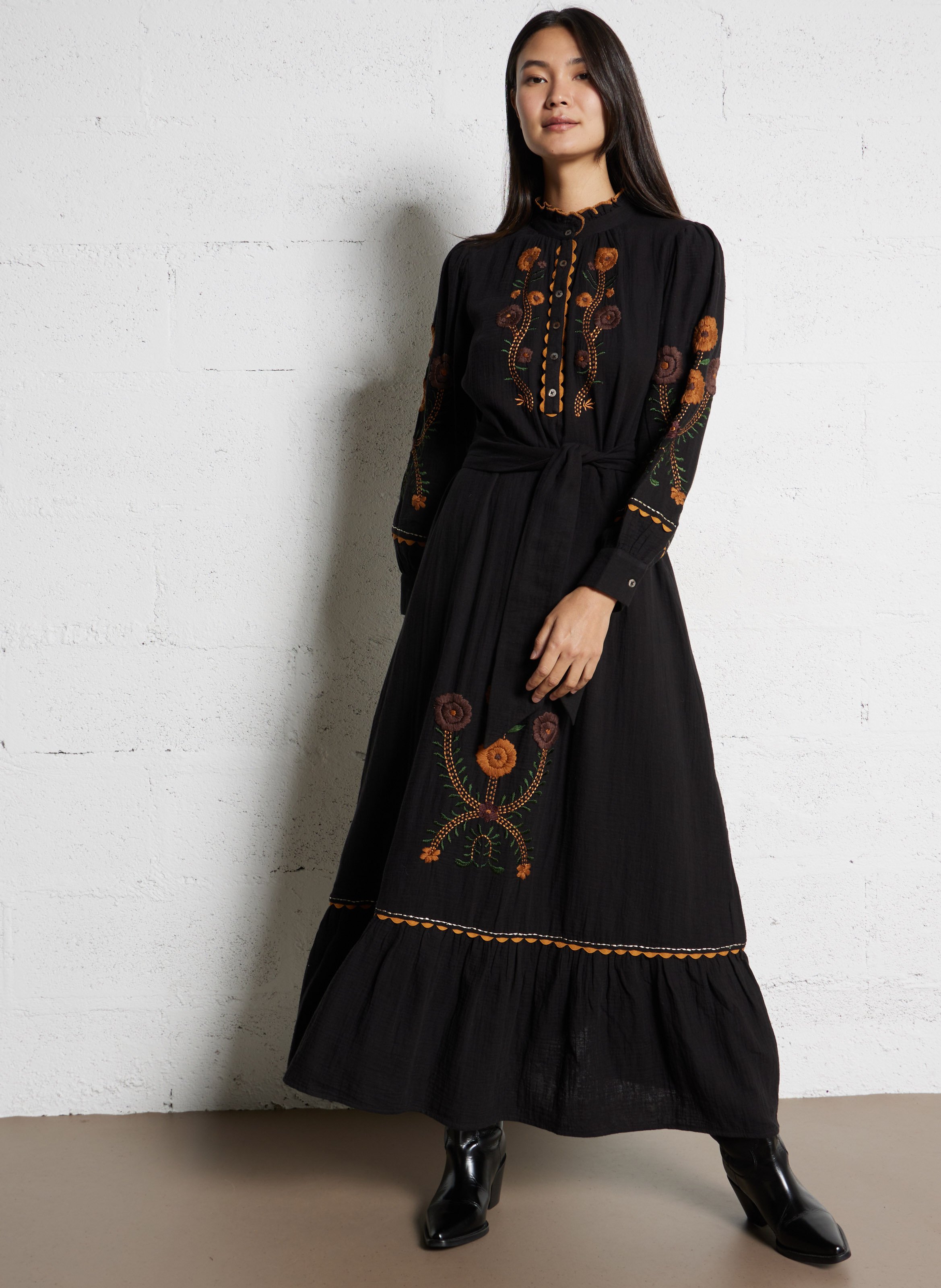 Besticktes Maxikleid mit Rundhalsausschnitt aus Baumwolle ANTIK BATIK Schwarz