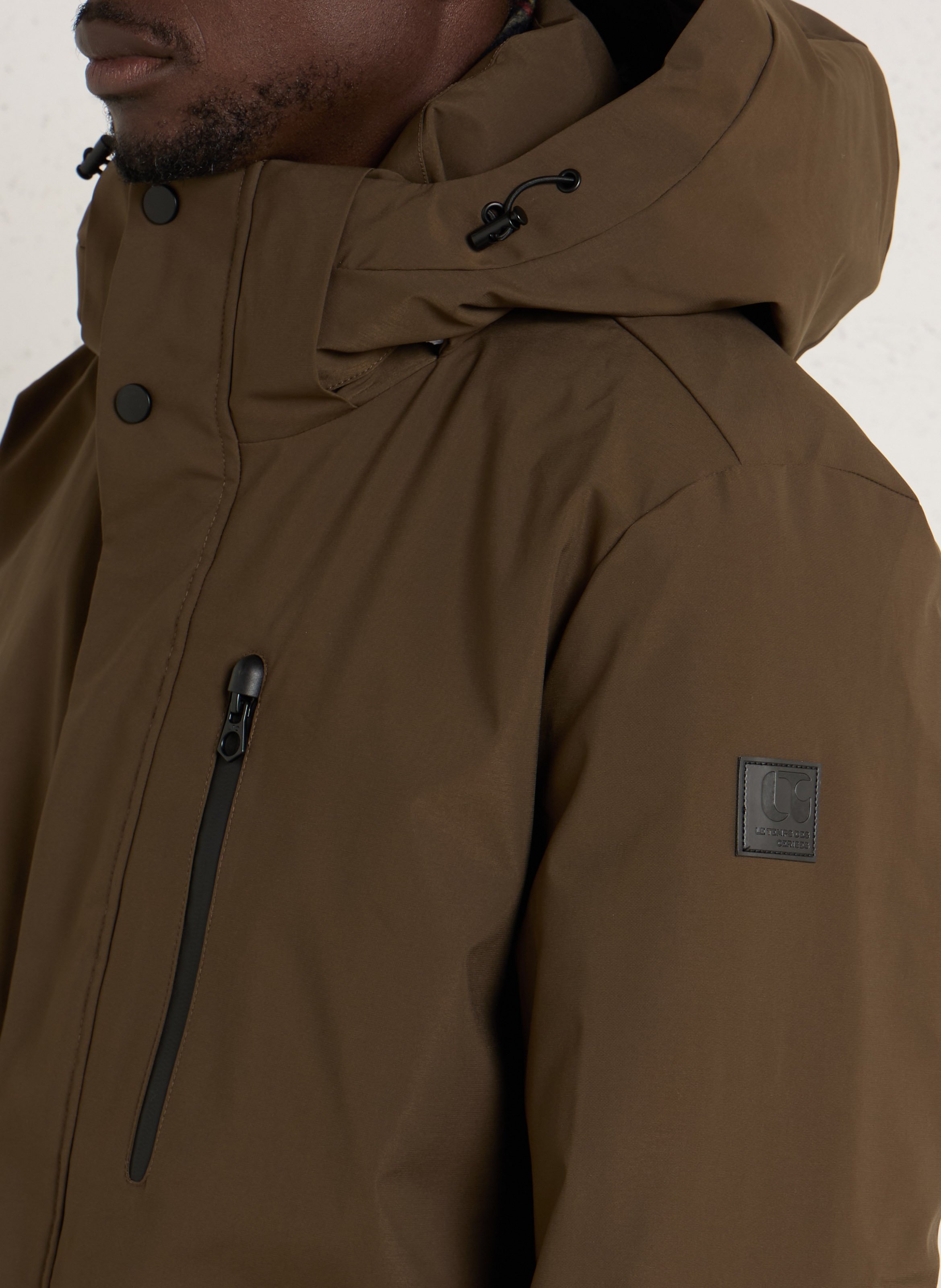 Gerade geschnittener Parka mit Kapuze LE TEMPS DES CERISES Braun