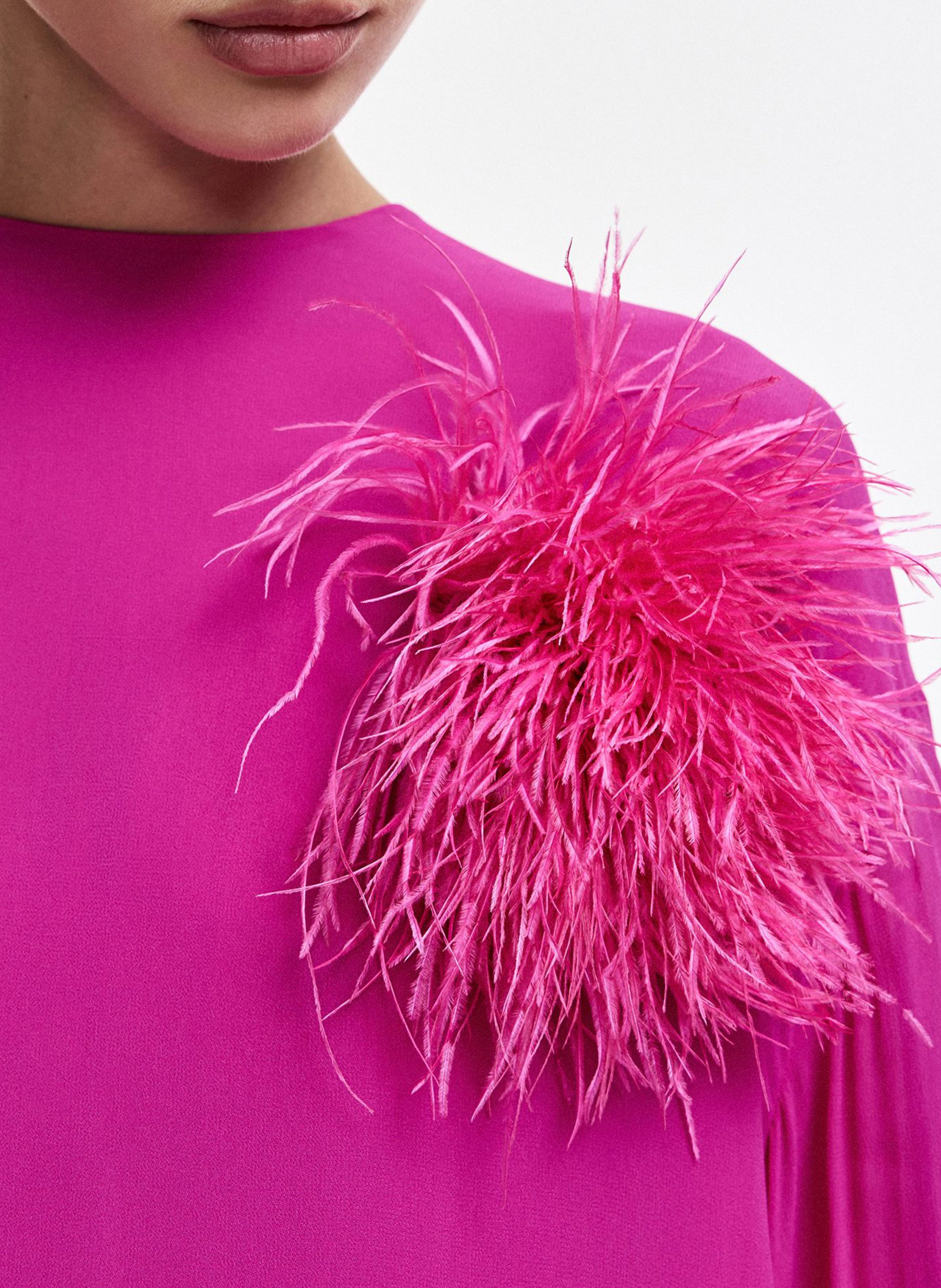 Brosche mit gemischten Federn ESSENTIEL ANTWERP Rosa