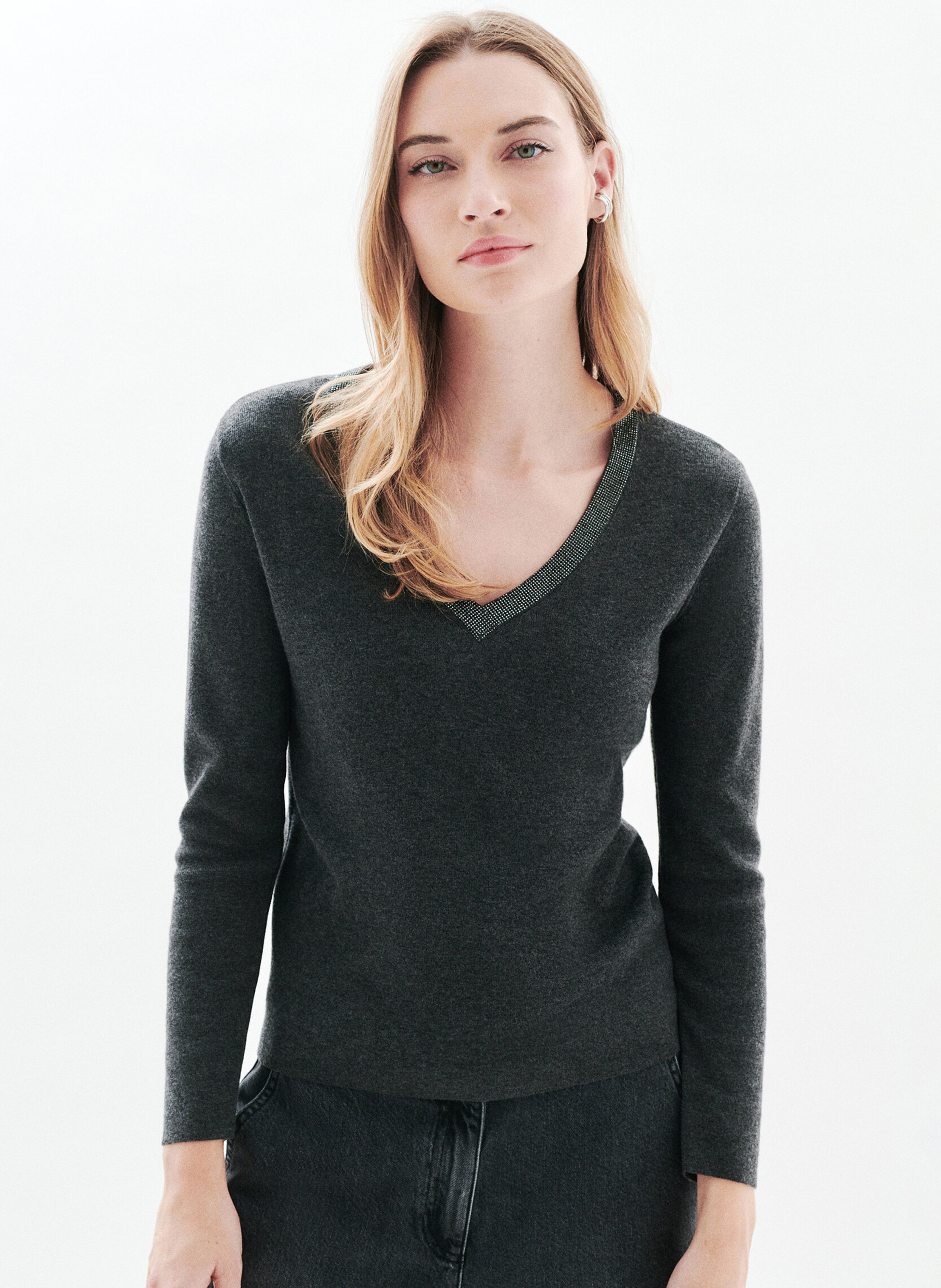 Pull près du corps col V en laine mélangée CAROLL Gris