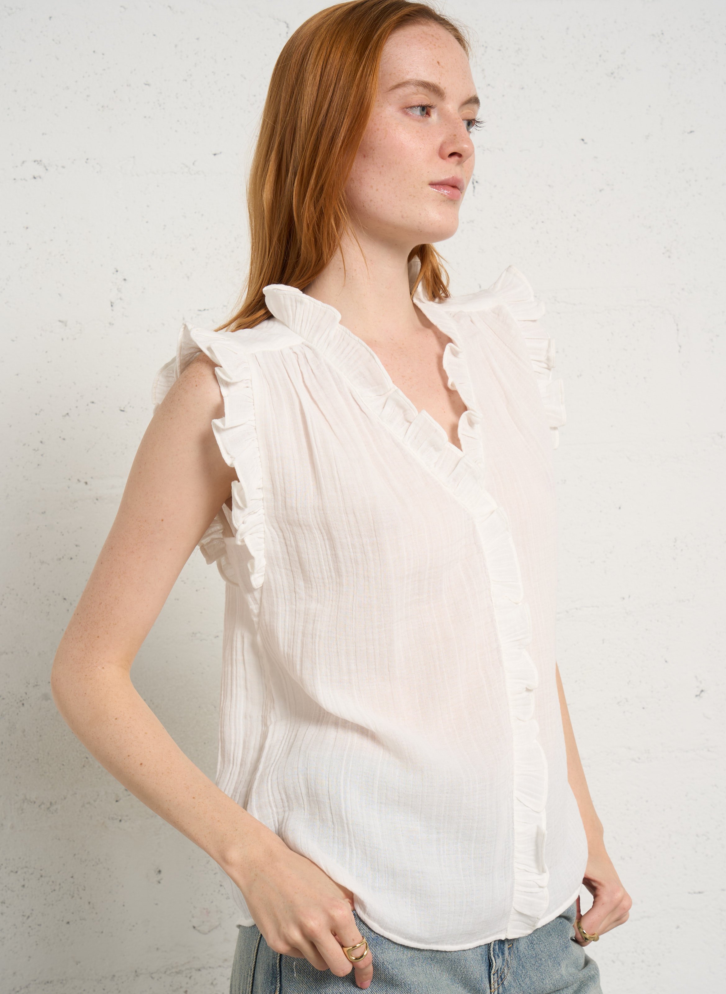 Top col V sans manches à volants DES PETITS HAUTS