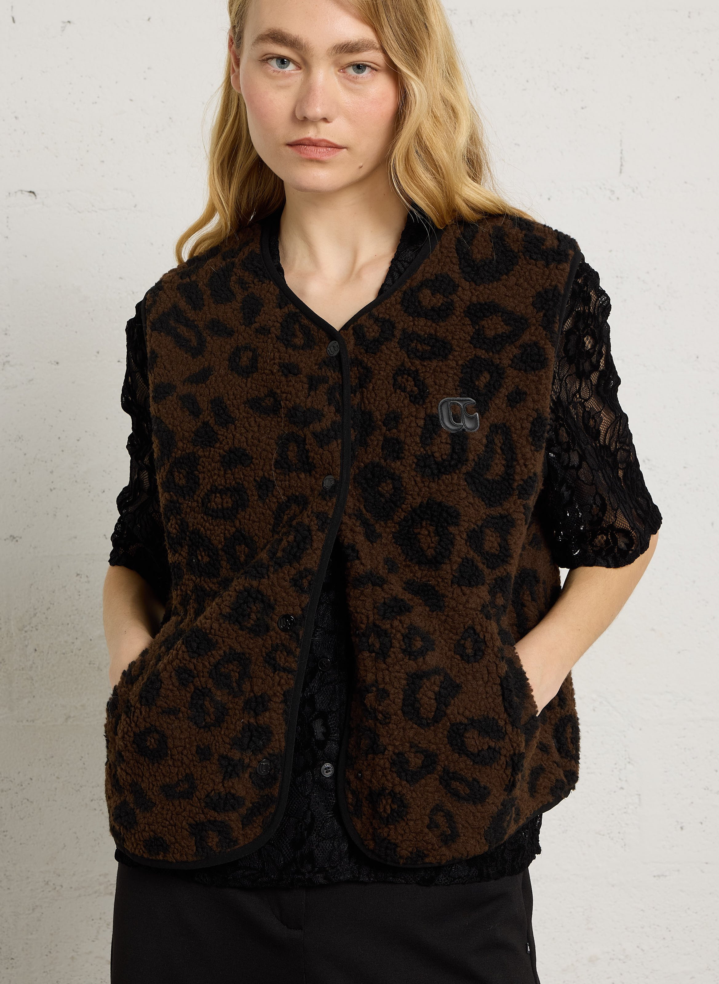 Sleeveless jacket by Sanry LE TEMPS DES CERISES Brown