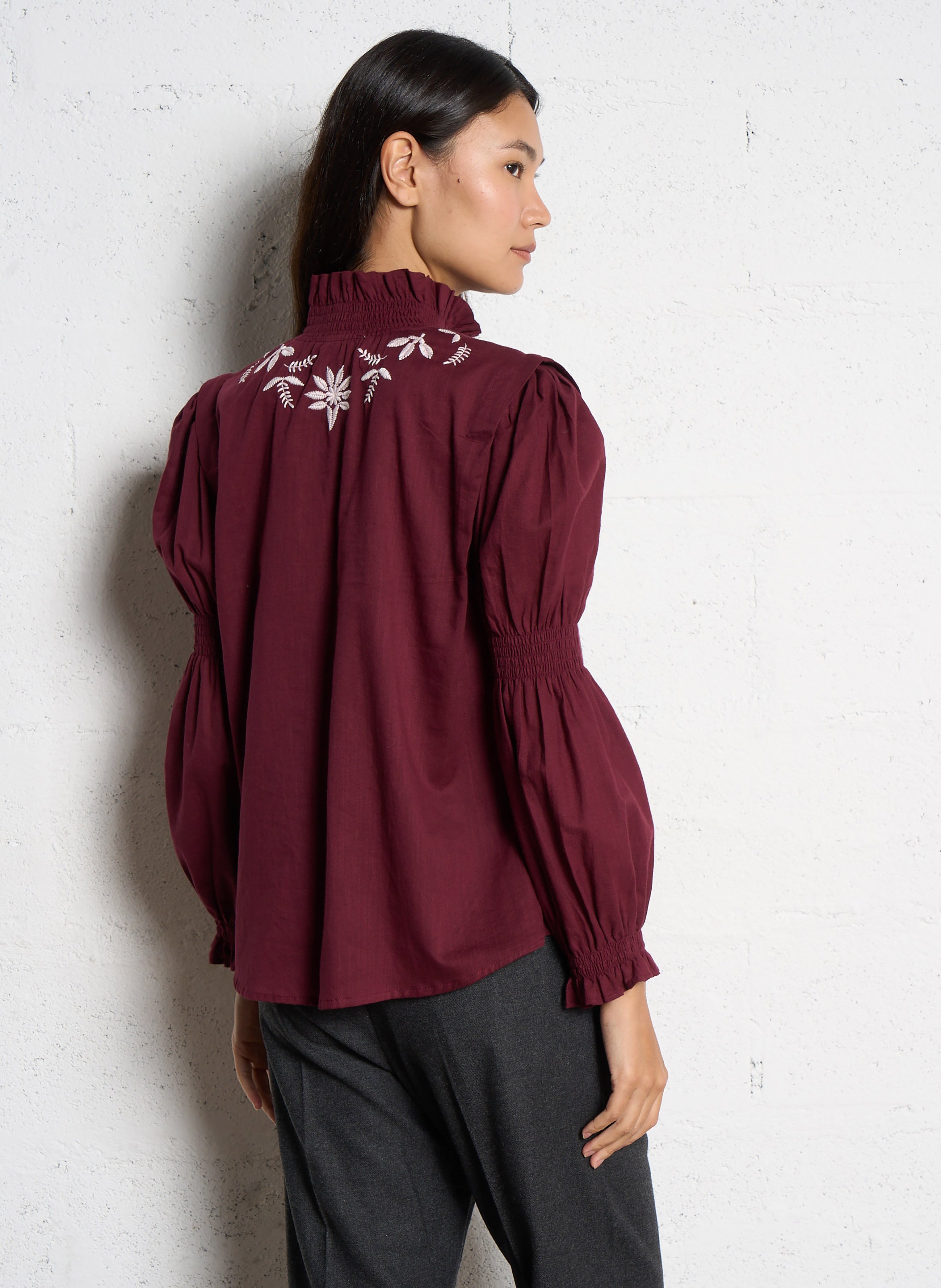 Blouse droite col montant en coton brodé SOPHIE+LUCIE Rouge