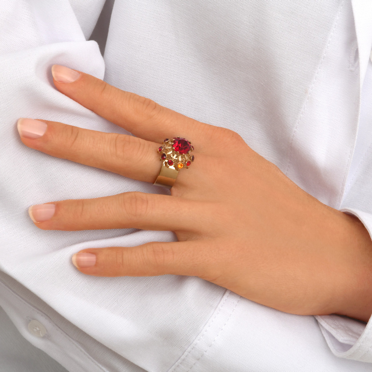 Chic crystal and rhinestone ring size M SATELLITE PARIS Red