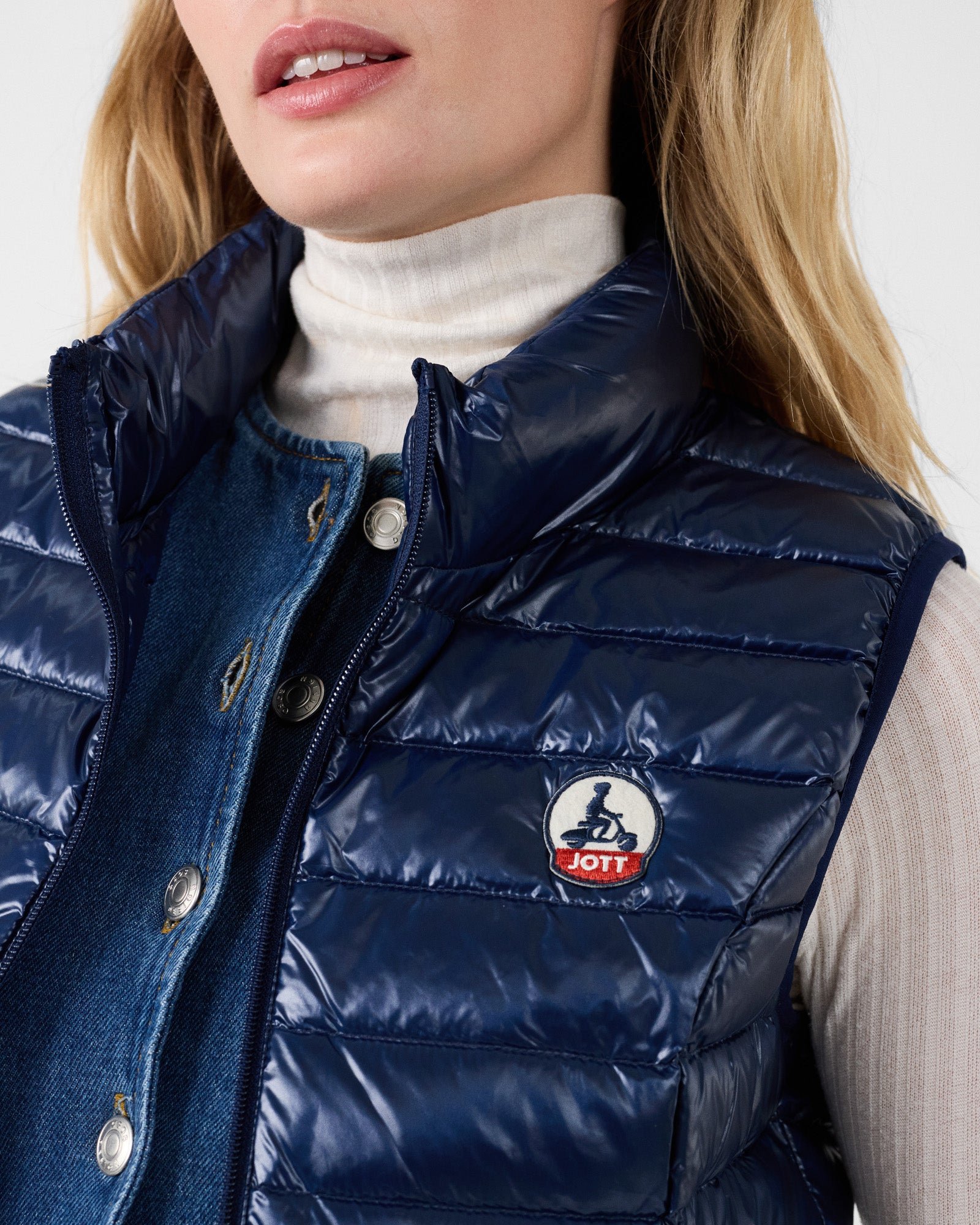 Seda Shiny Sleeveless Lightweight Puffer Coat JOTT Blue