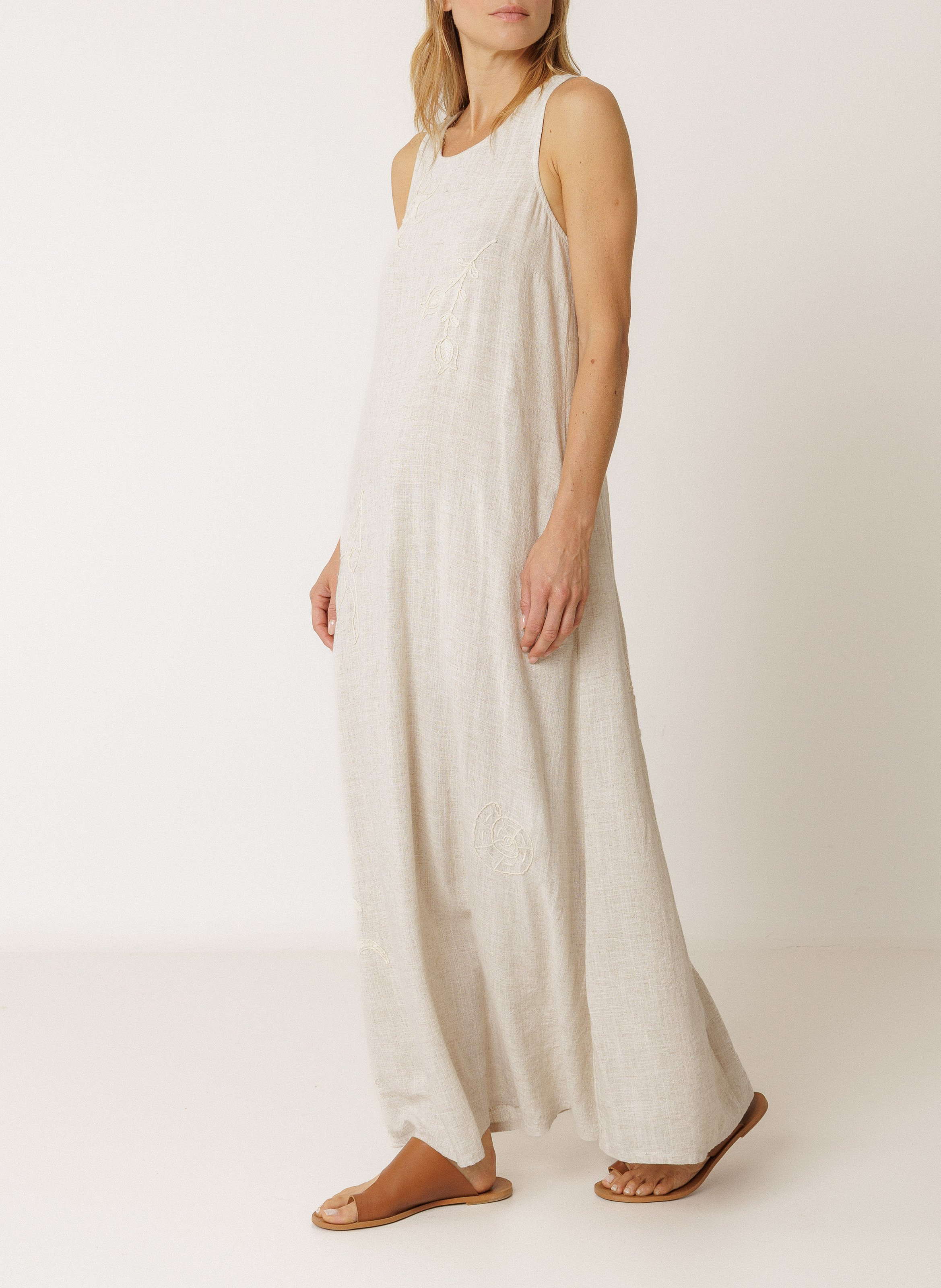 Langes Kleid mit Rundhalsausschnitt INDI & COLD Beige