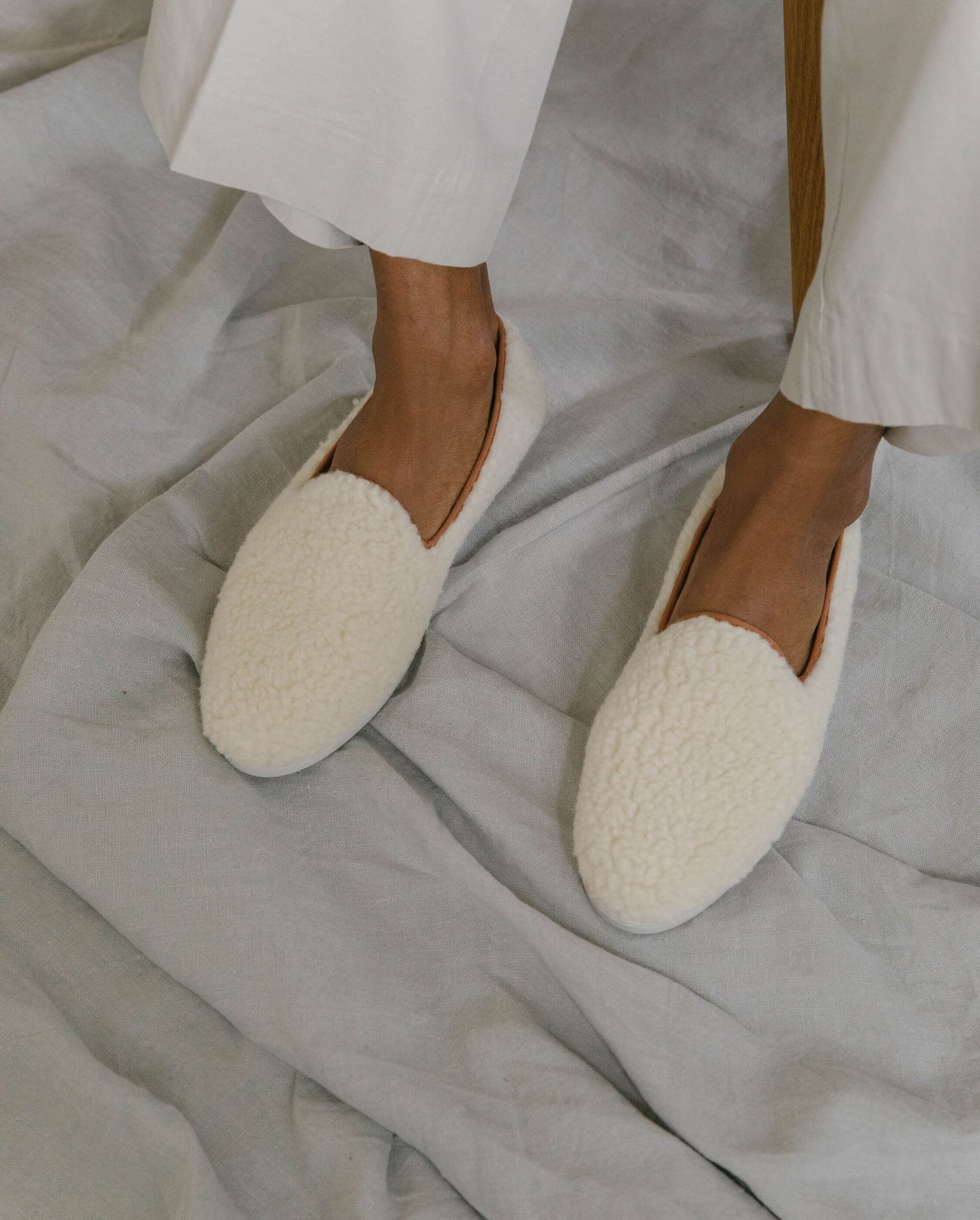 Chausson homme bouclette, blanc camel ANGARDE Blanc