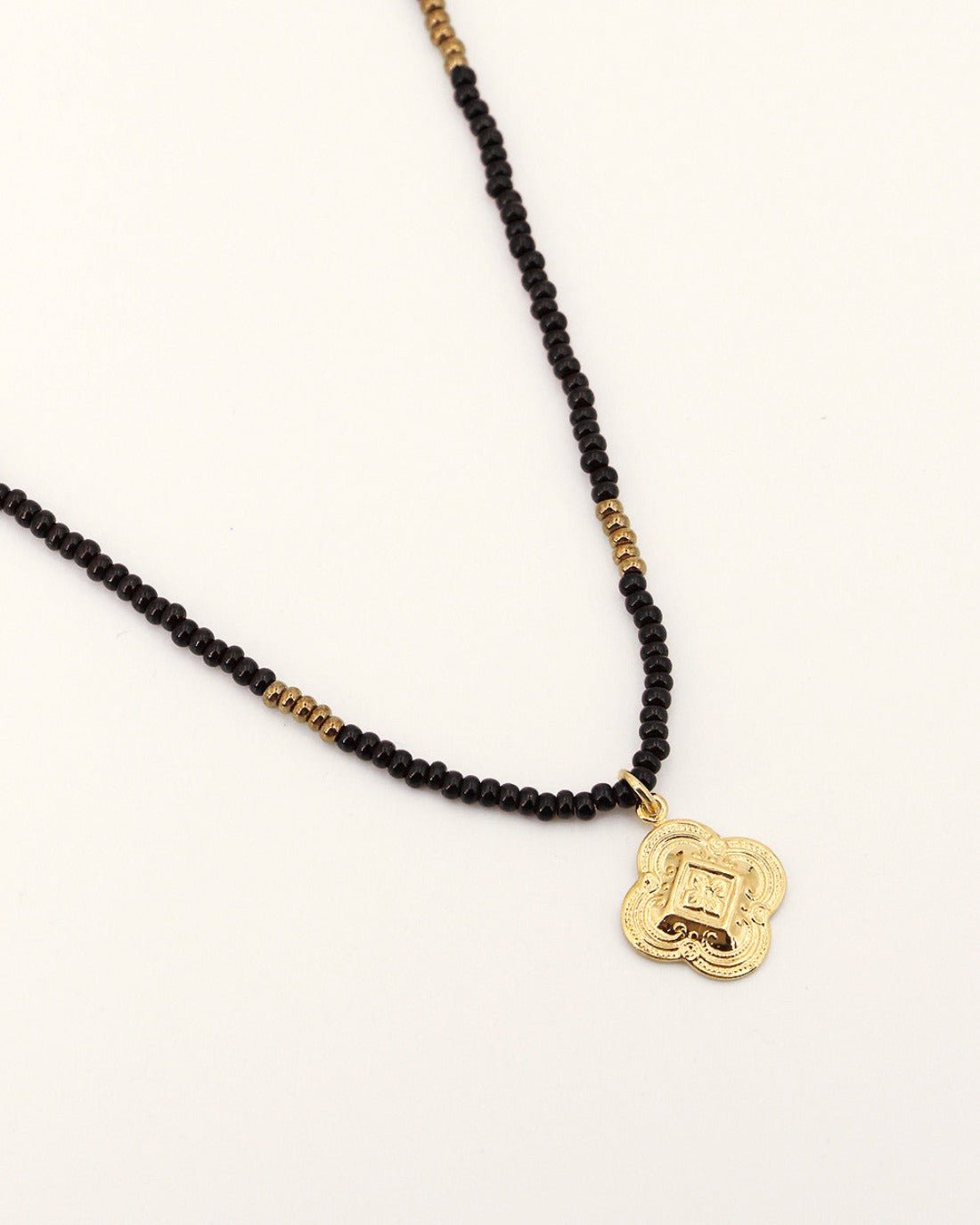 Rose-window necklace NILAI Black