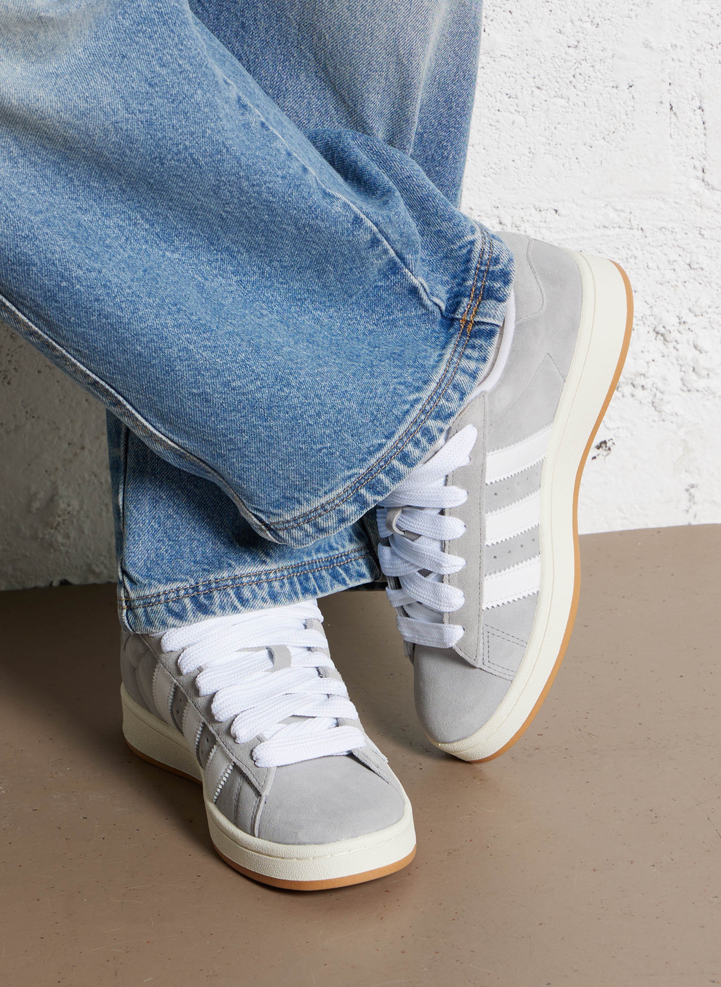 Baskets basses en cuir ADIDAS Gris