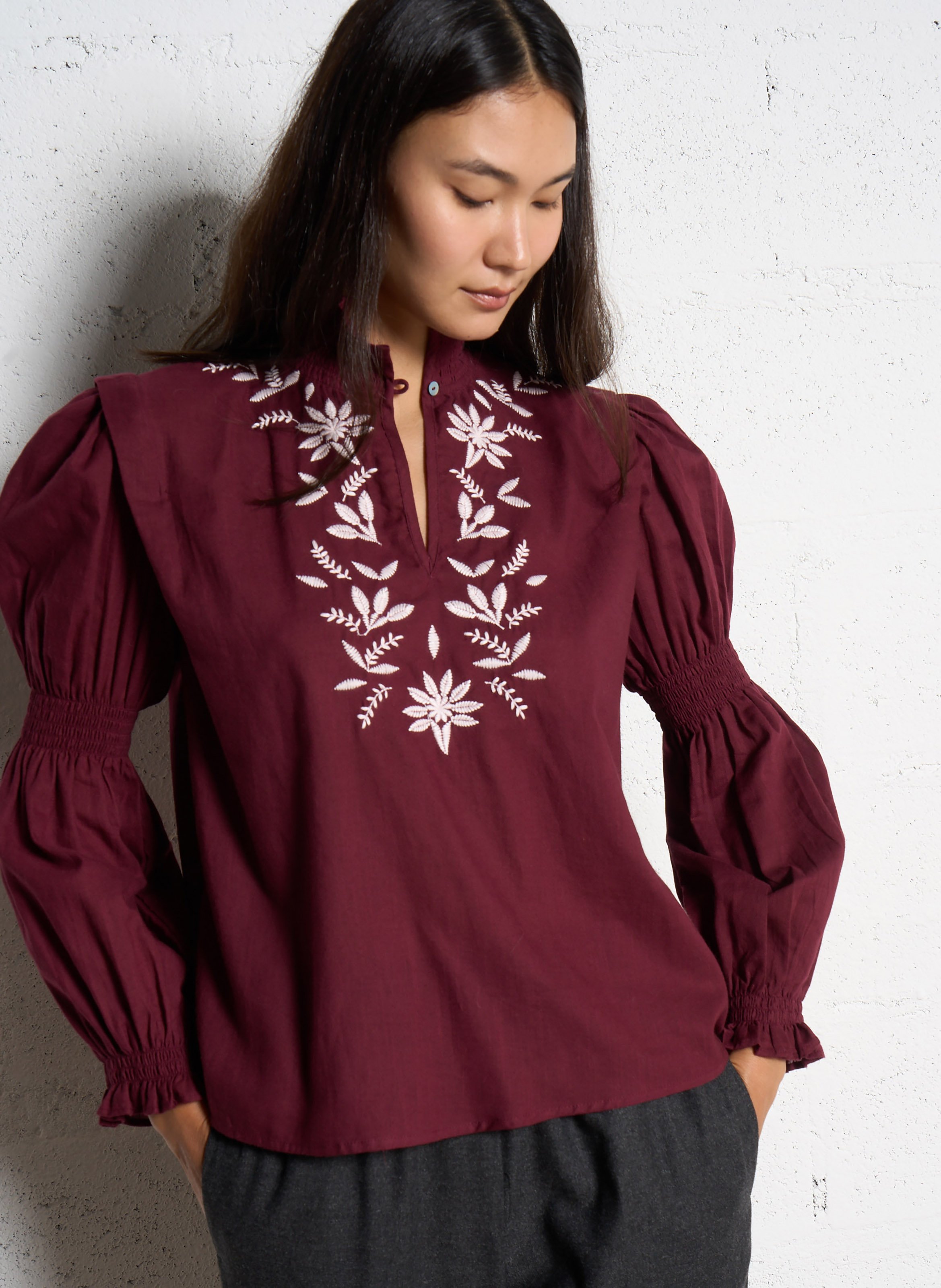 Blouse droite col montant en coton brodé SOPHIE+LUCIE Rouge
