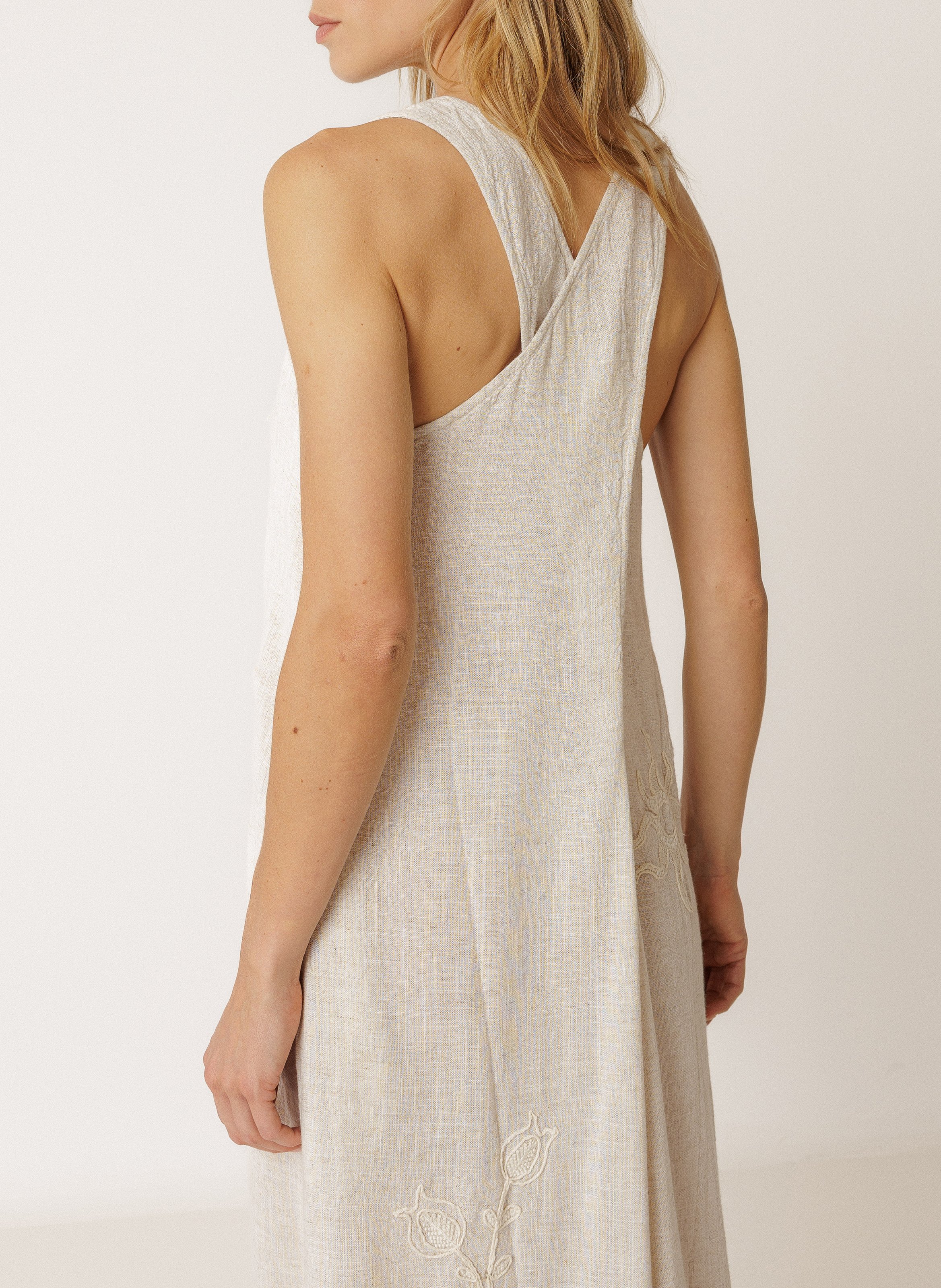 Langes Kleid mit Rundhalsausschnitt INDI & COLD Beige