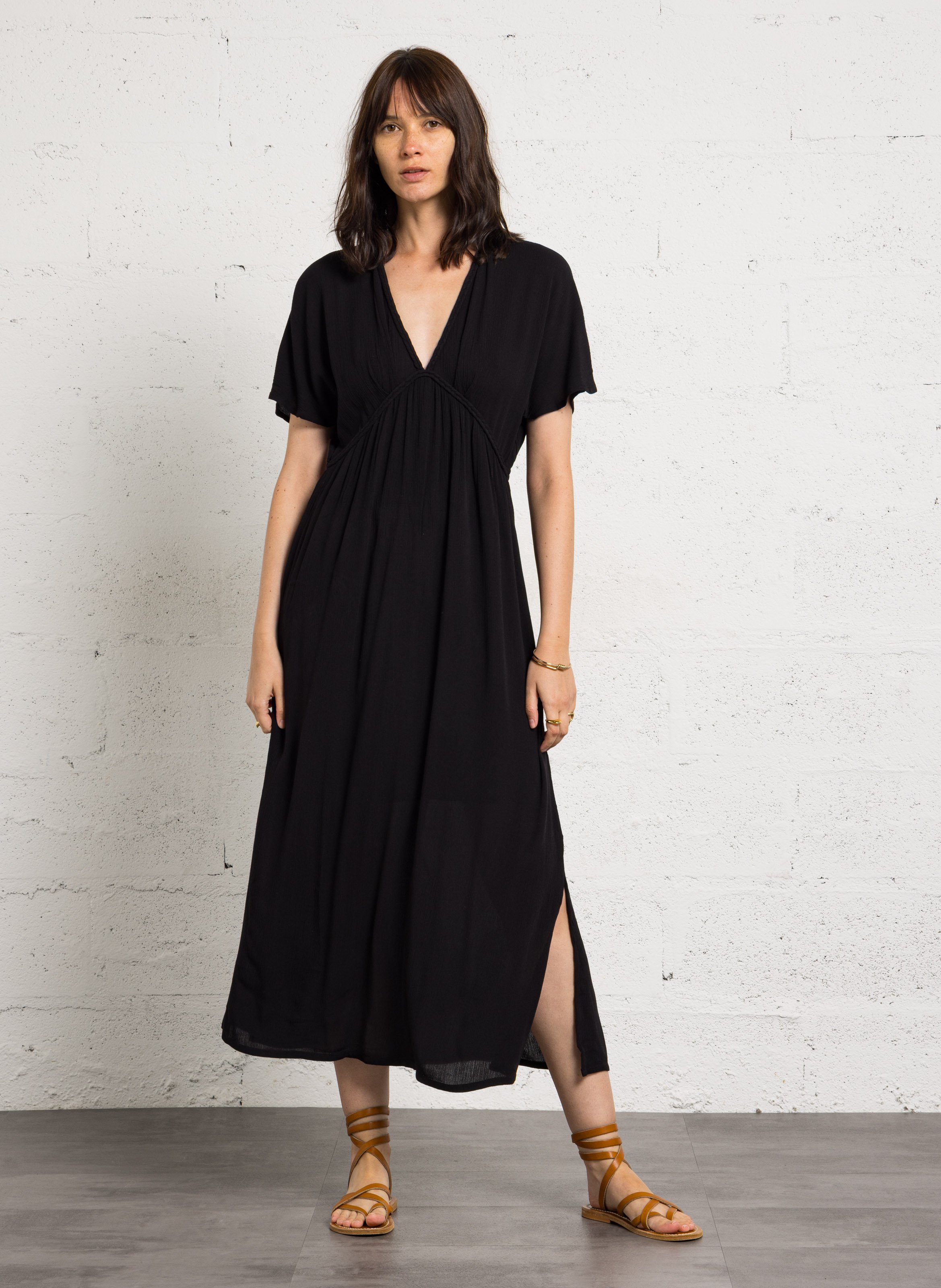 Long V-neck dress MAISON 123 Black