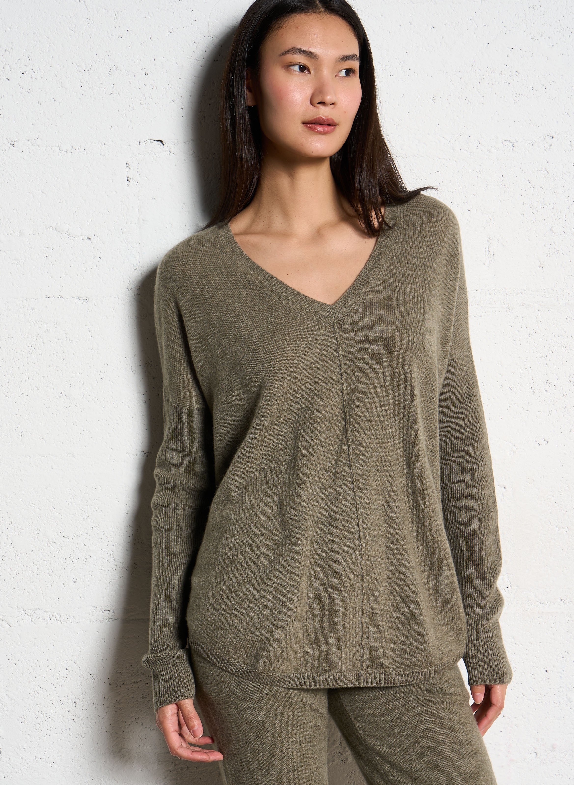 Pull col V oversize en cachemire KUJTEN