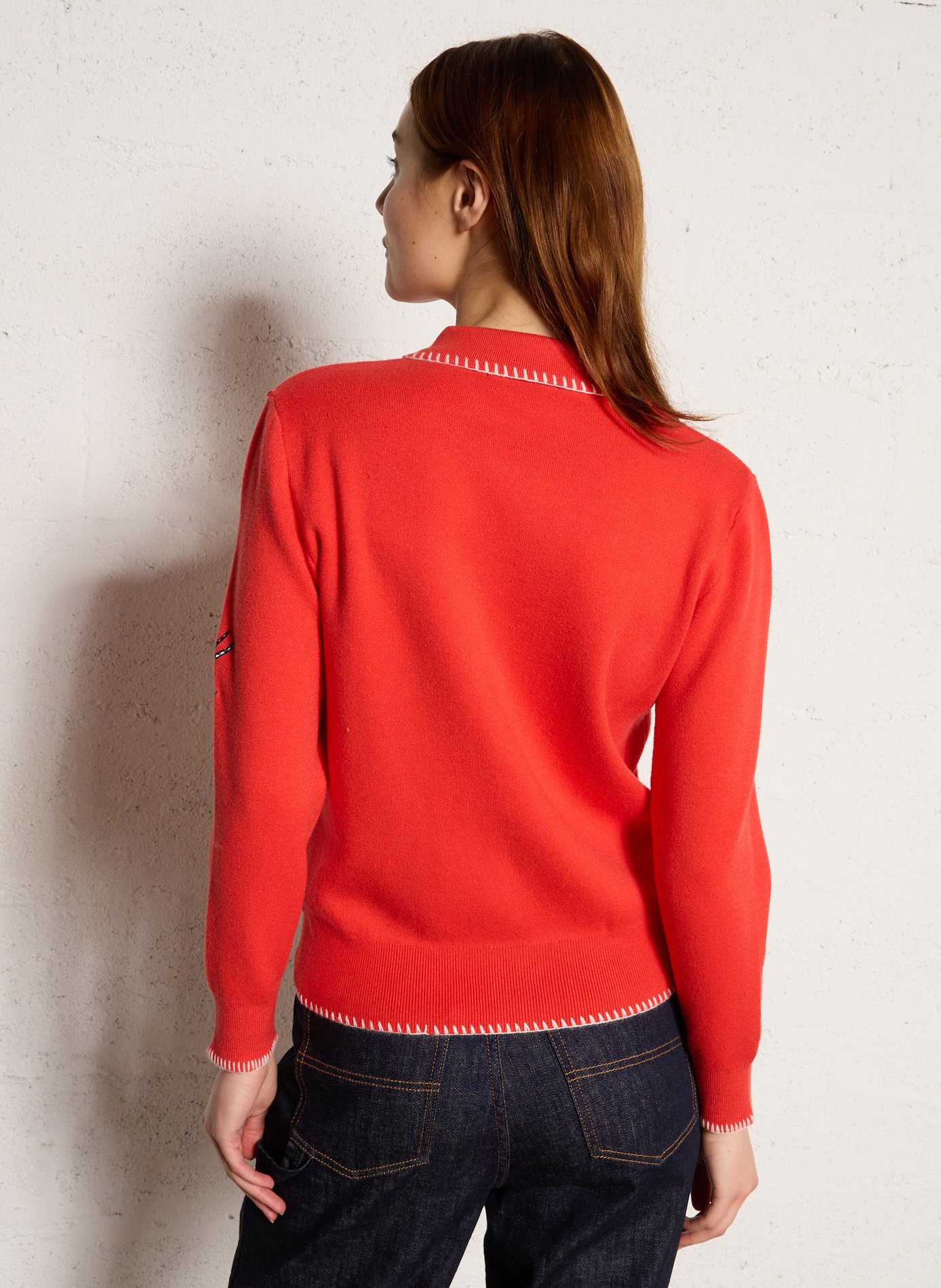 Rechte cardigan met klassieke kraag en borduursel. NEVER FULLY DRESSED Rood