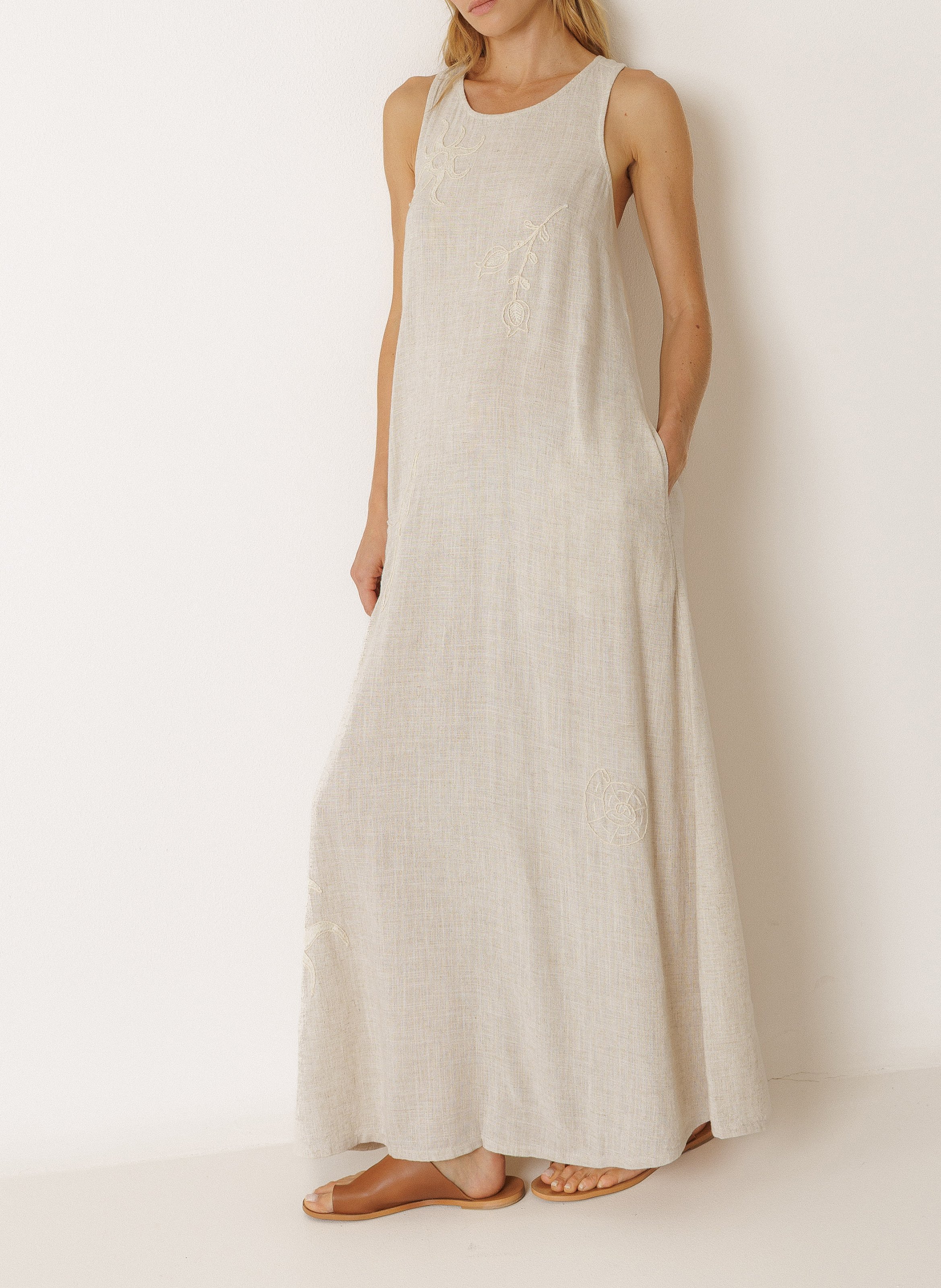 Langes Kleid mit Rundhalsausschnitt INDI & COLD