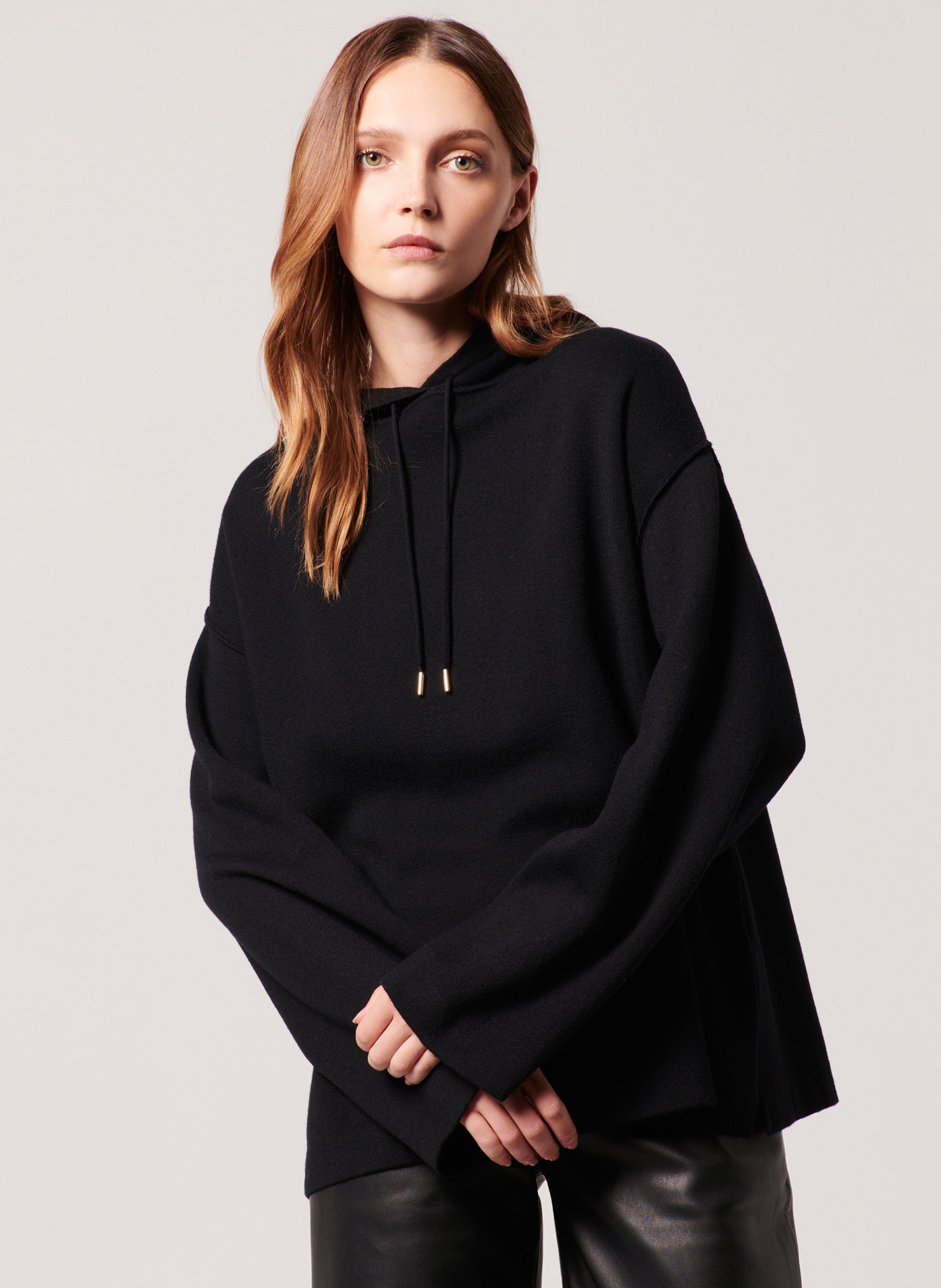 https://www.placedestendances.com/eu/en/zapa-oversized-hooded-sweater-black-women-7543058