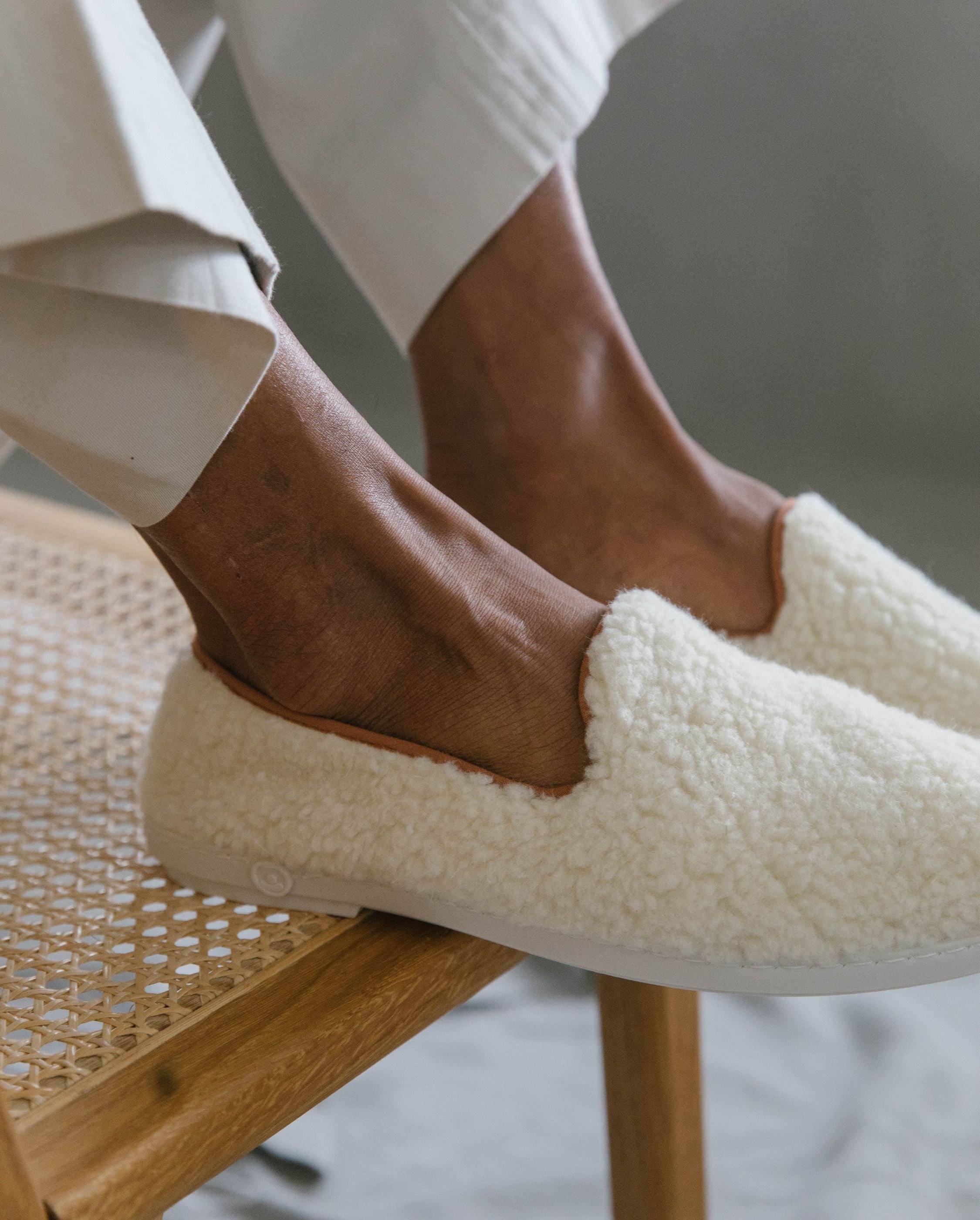 Chausson homme bouclette, blanc camel ANGARDE Blanc