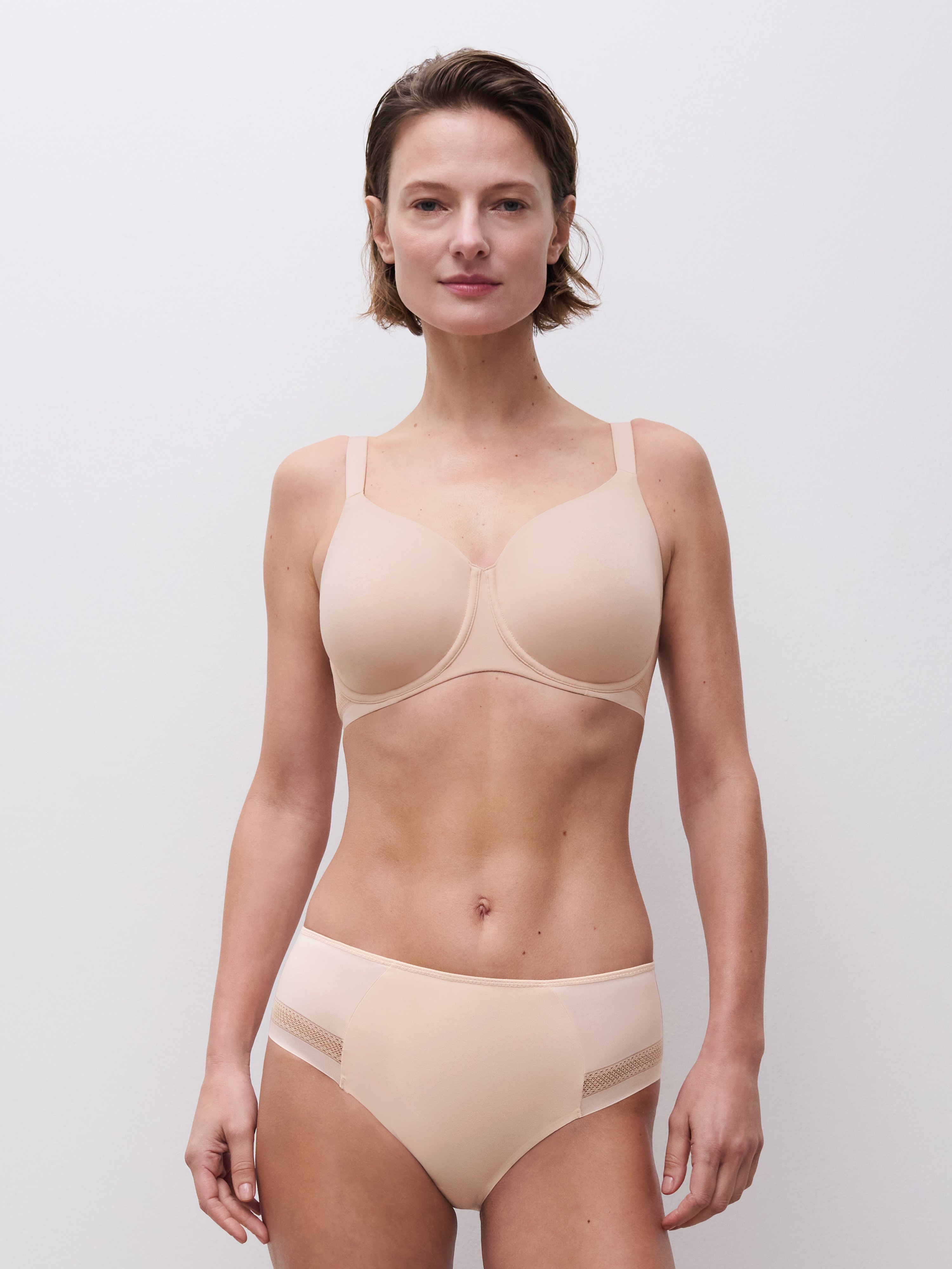 Moulded full-cup bra CHANTELLE Beige