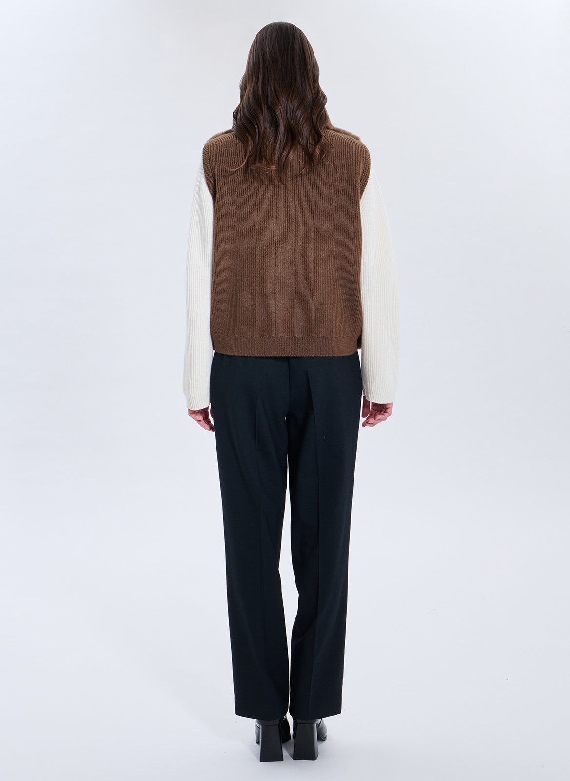 Sleeveless zipped jacket ZAPA Brown