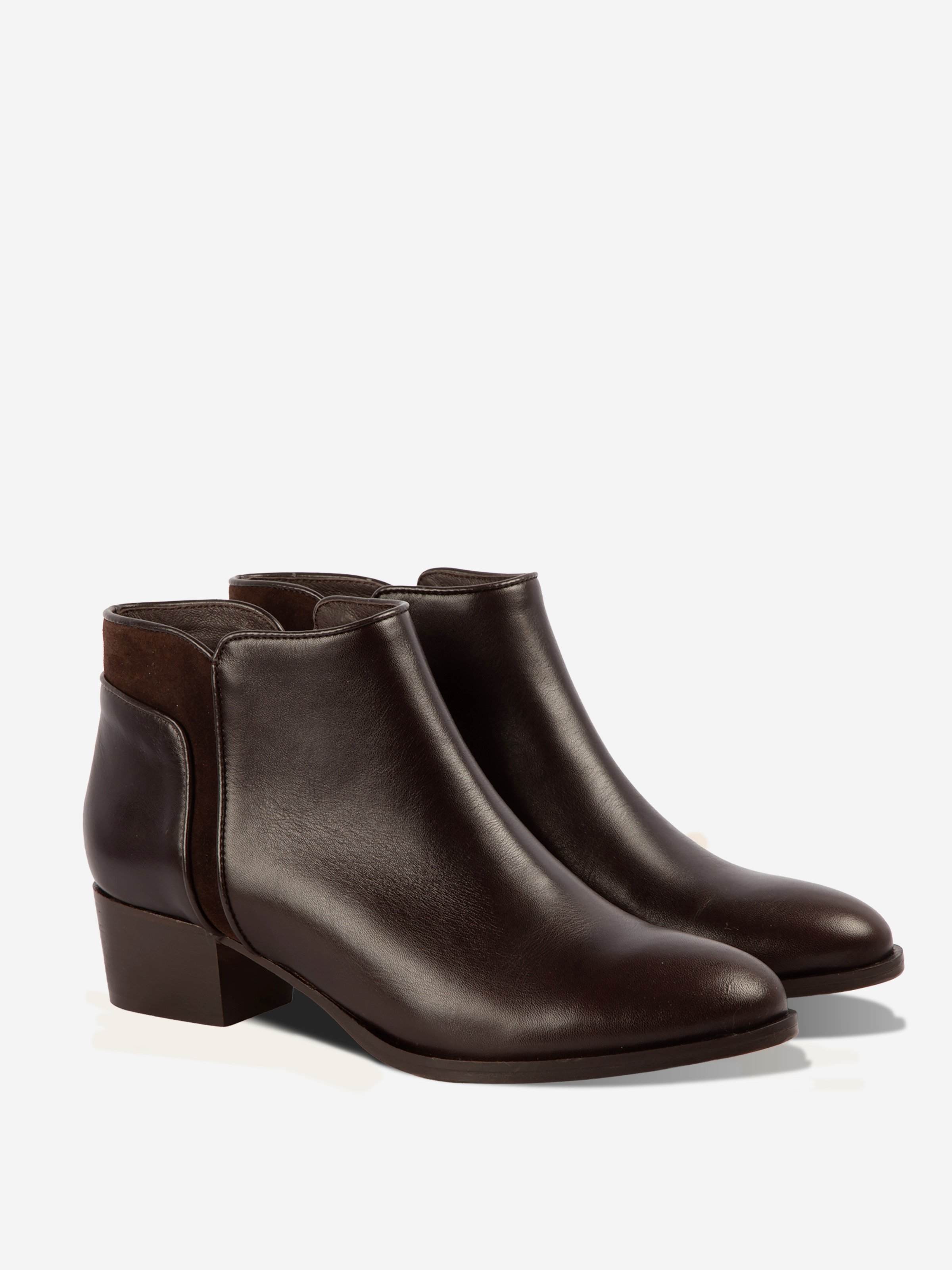 <p>Mid-heel brown leather ankle boots</p> JULES & JENN Brown