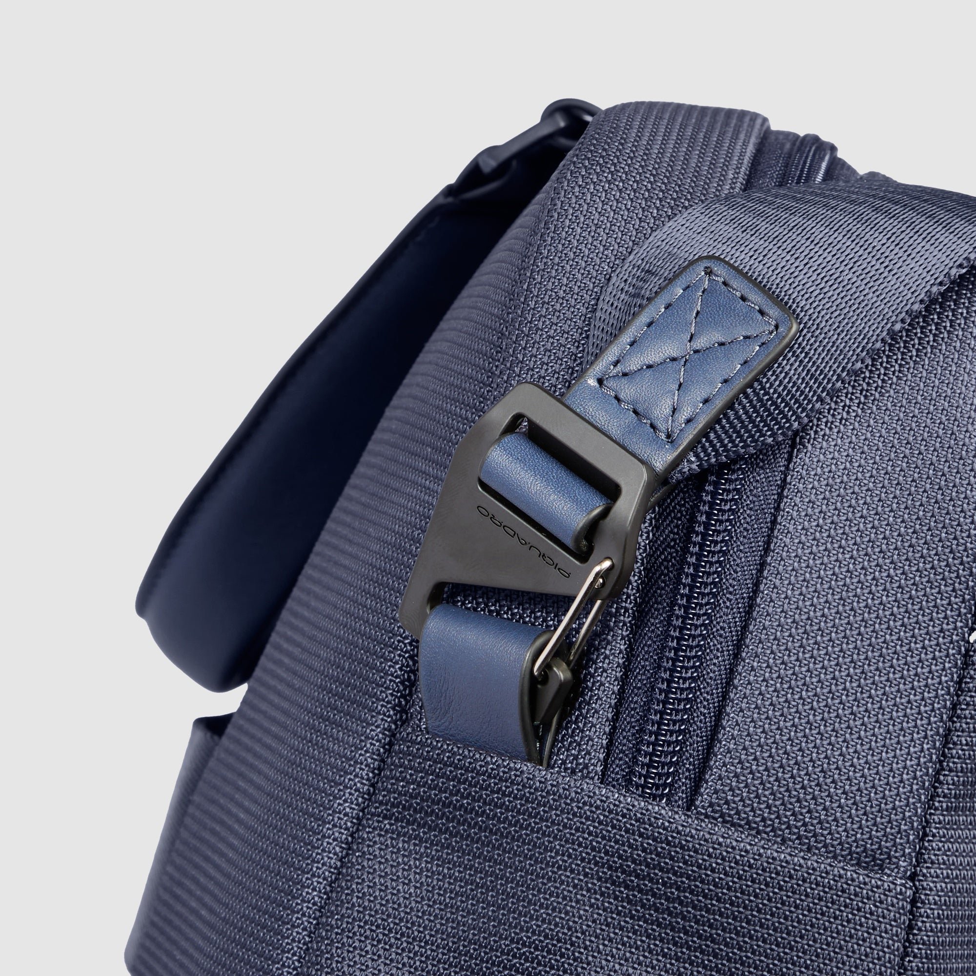 15.6" Recycled Fabric Laptop Bag PIQUADRO Blue