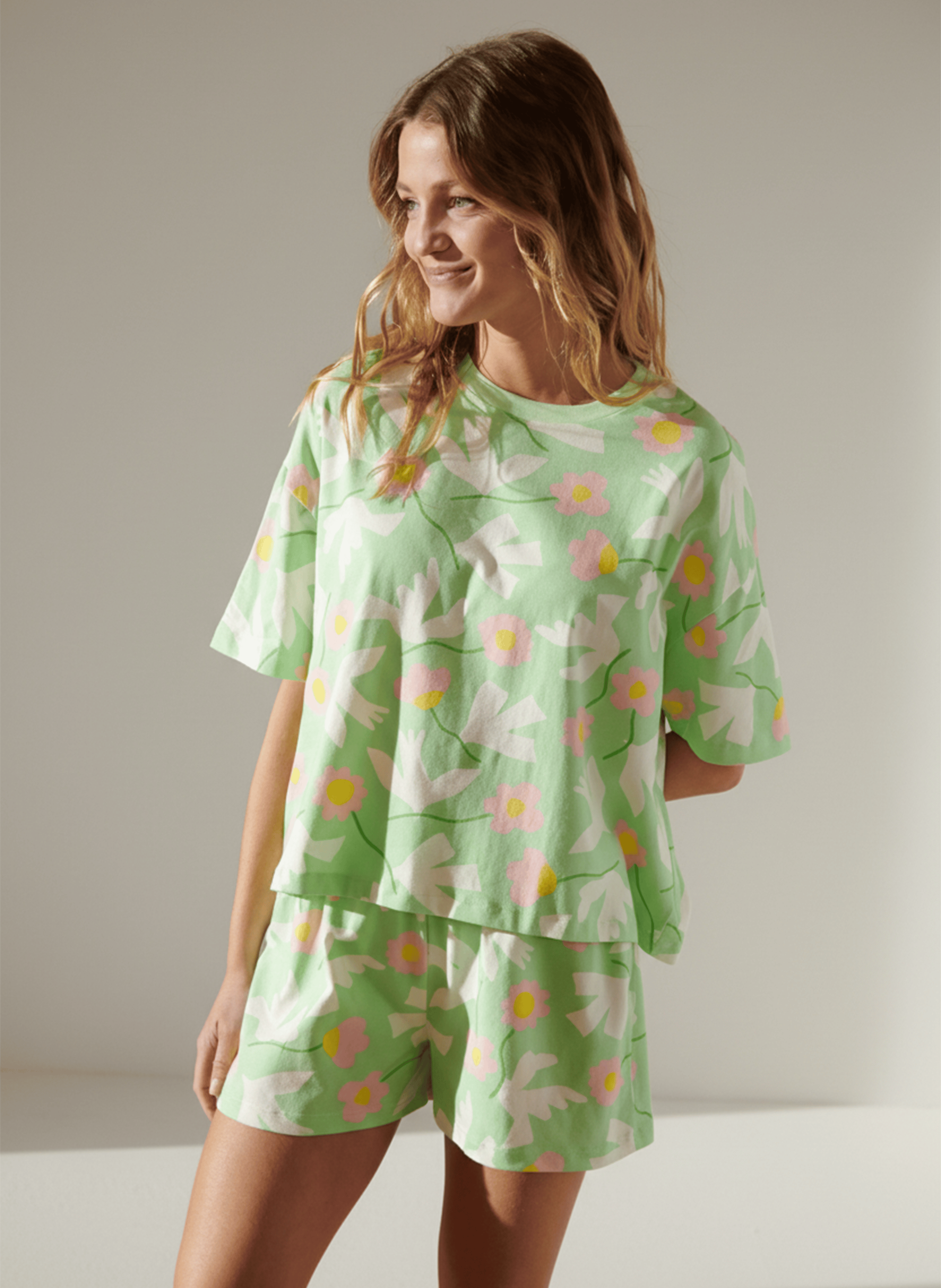 Pyjama-Shorts im Oversize-Schnitt mit Print WE ARE JOLIES Grun