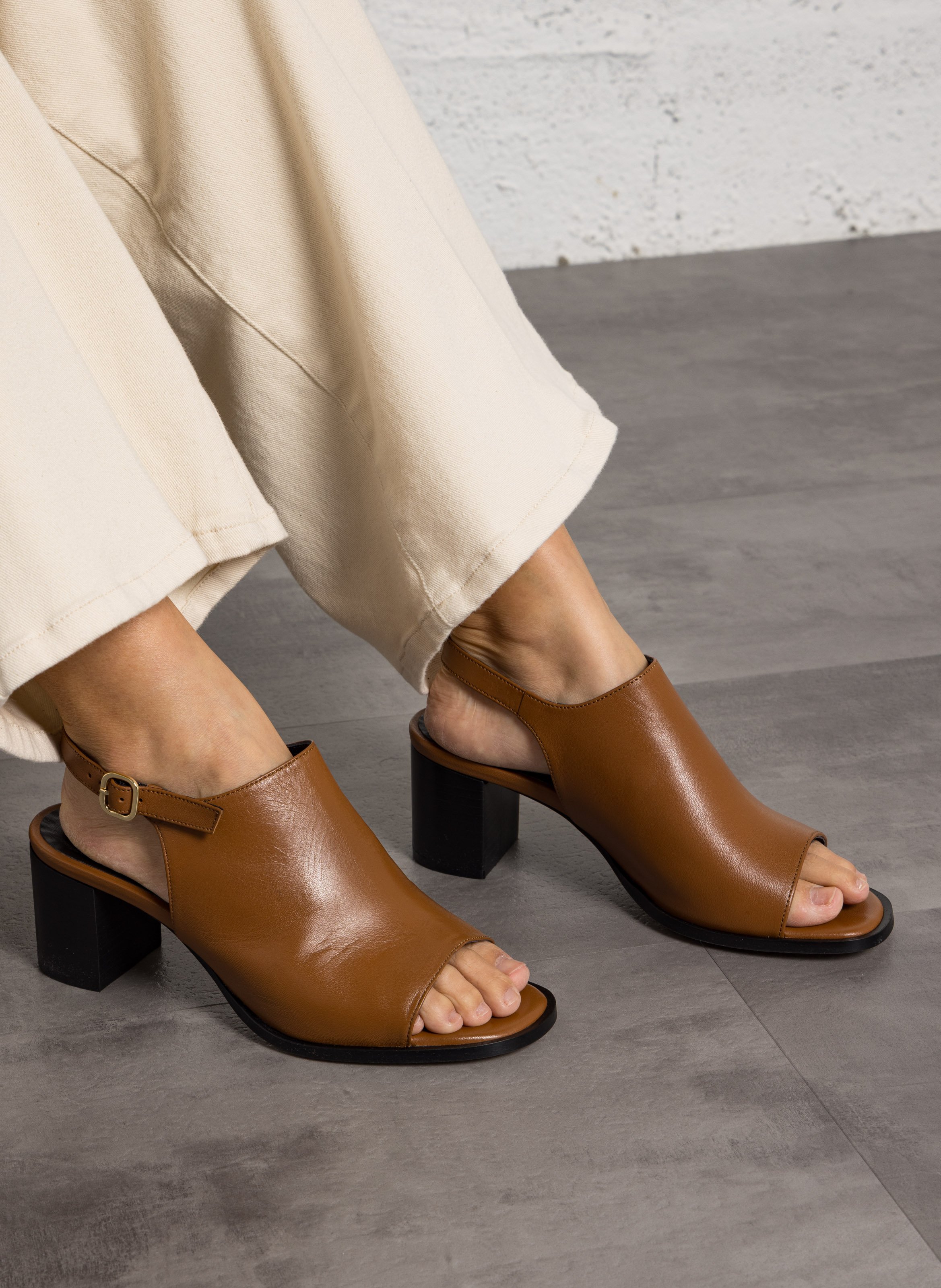 Sandales à talons unies en cuir MAISON TOUFET Marron