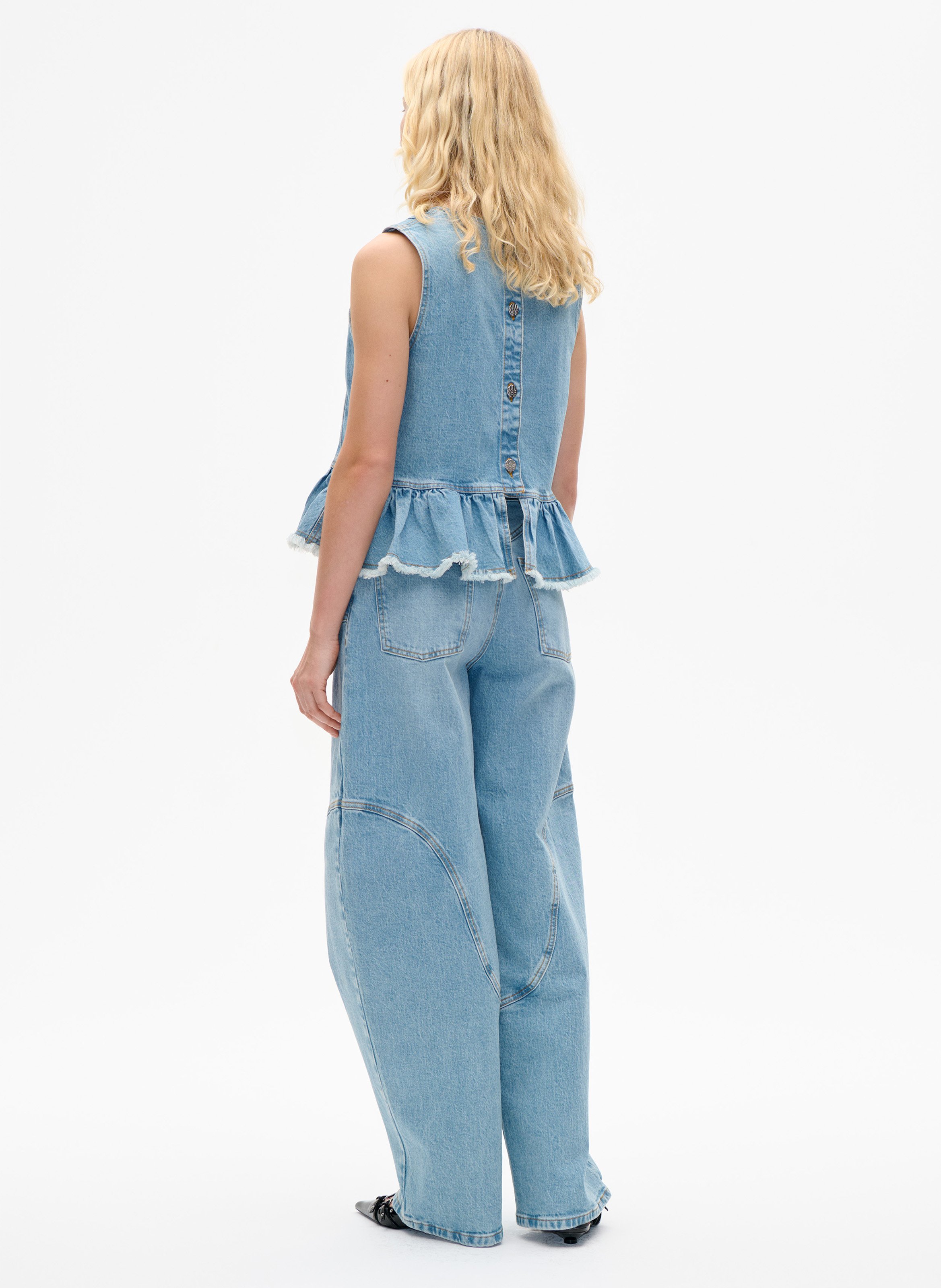 Sleeveless denim ruffle top BAUM UND PFERDGARTEN Blue