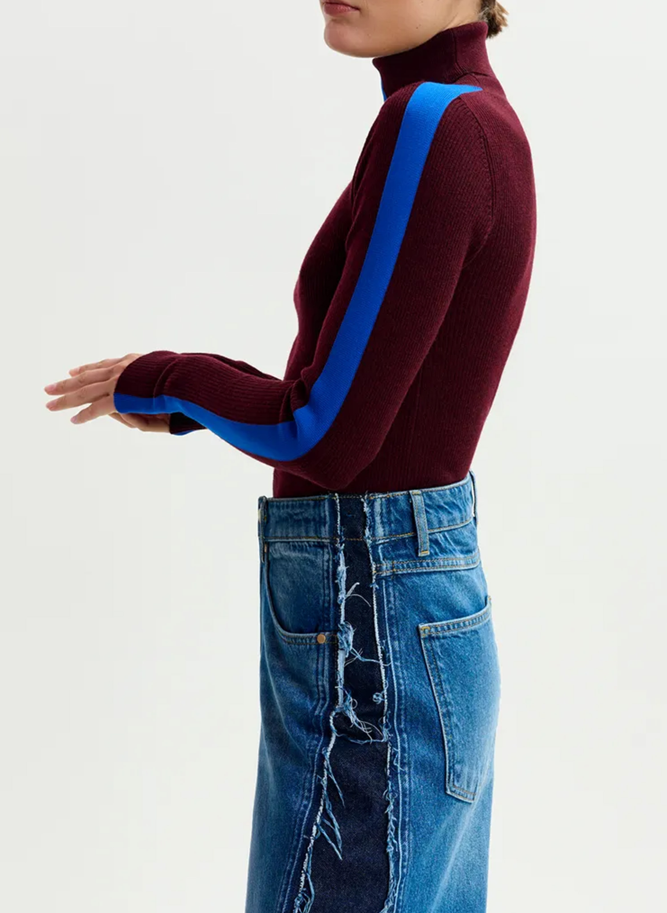 Aansluitende coltrui ESSENTIEL ANTWERP Bruin