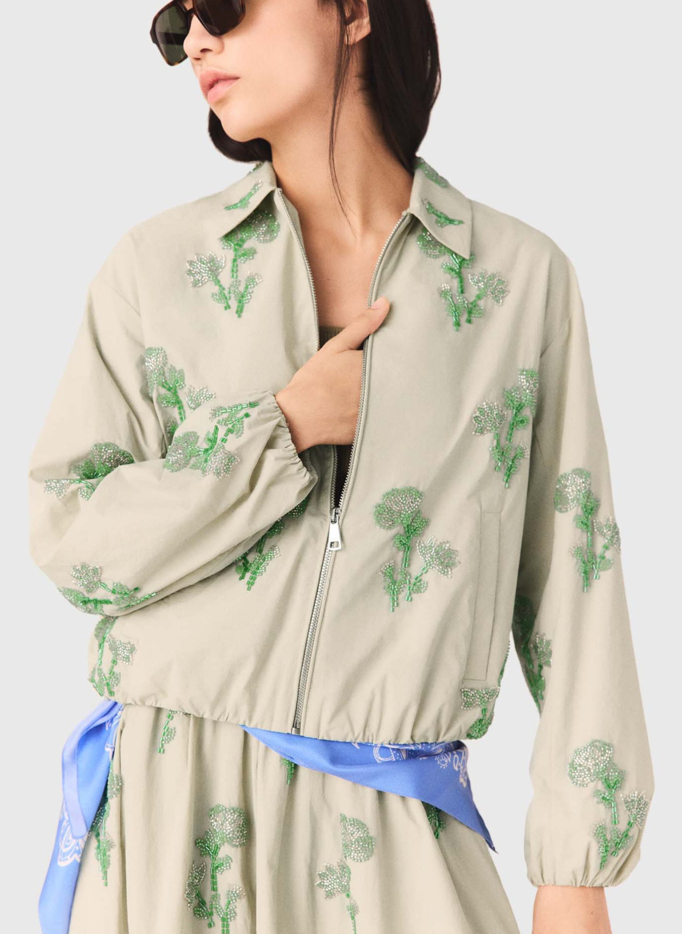 Rechte jasje met klassieke kraag en print MAJE Beige