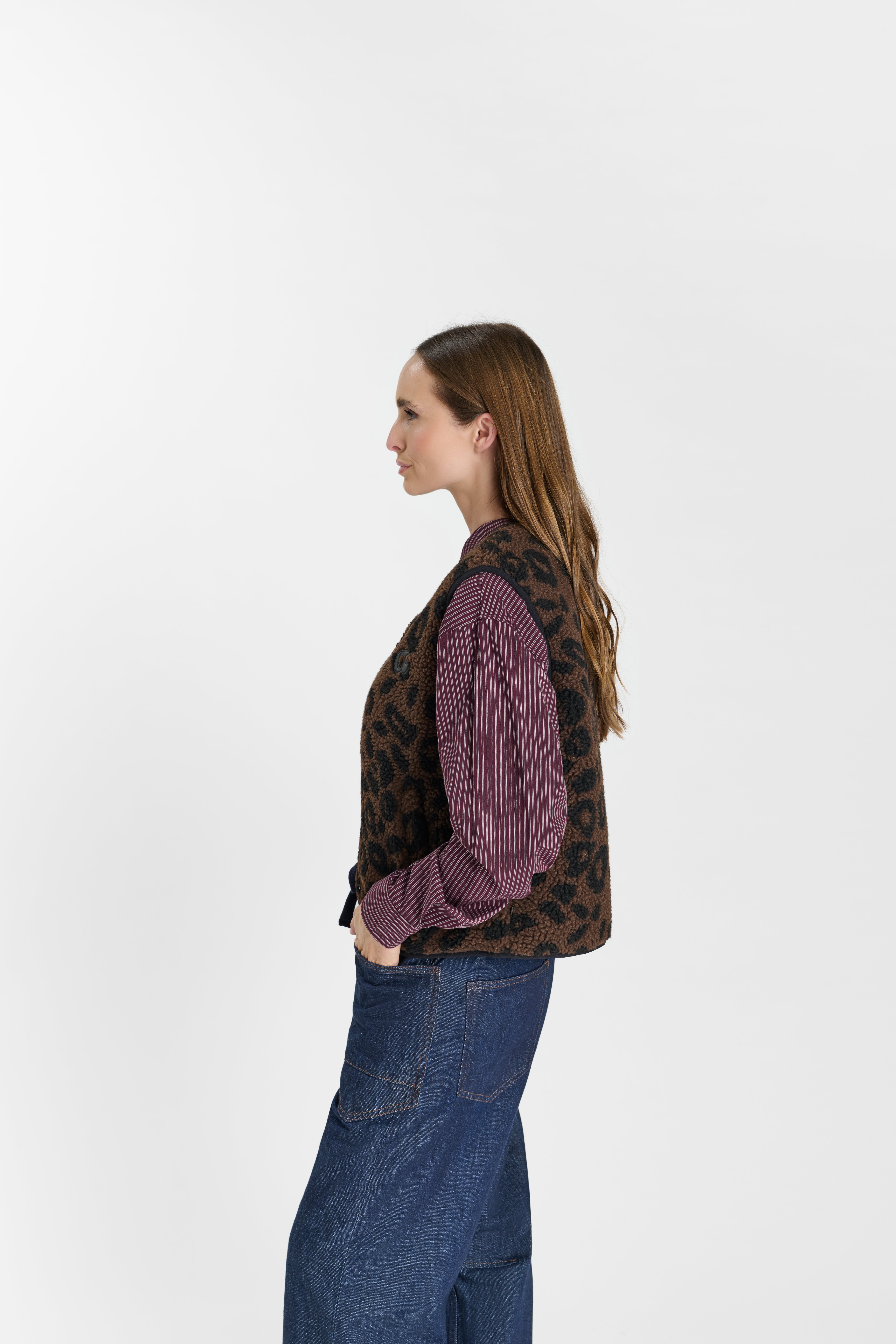 Sleeveless jacket by Sanry LE TEMPS DES CERISES Brown