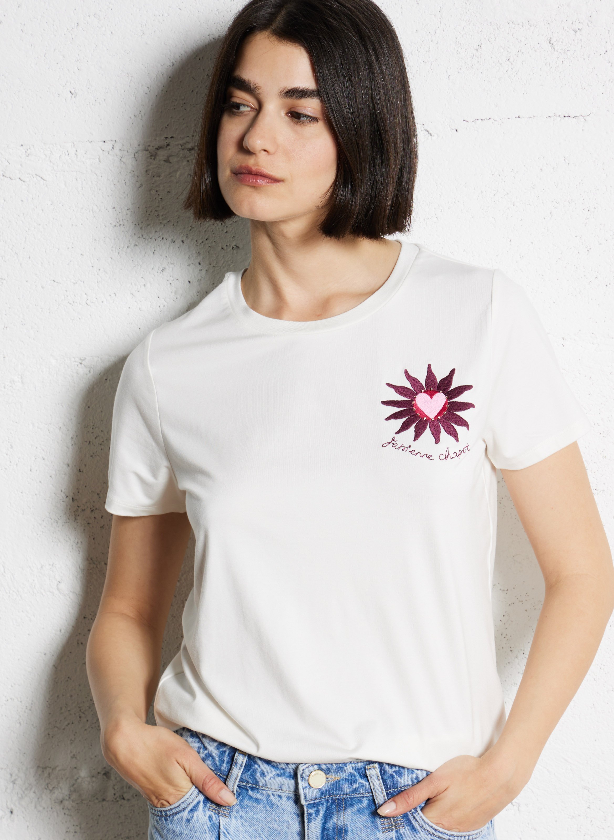 Embroidered straight t-shirt White