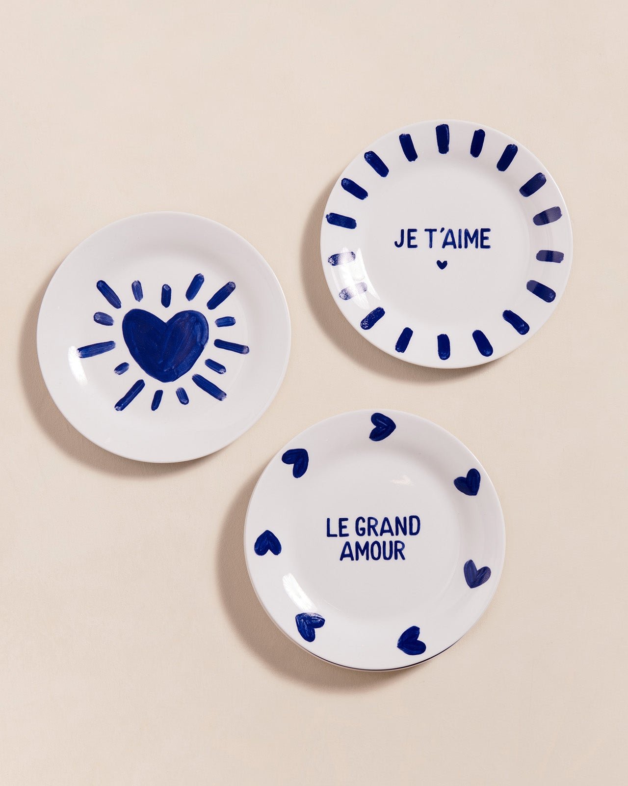 L'assiette à dessert le grand amour en porcelaine EMOI EMOI Bleu