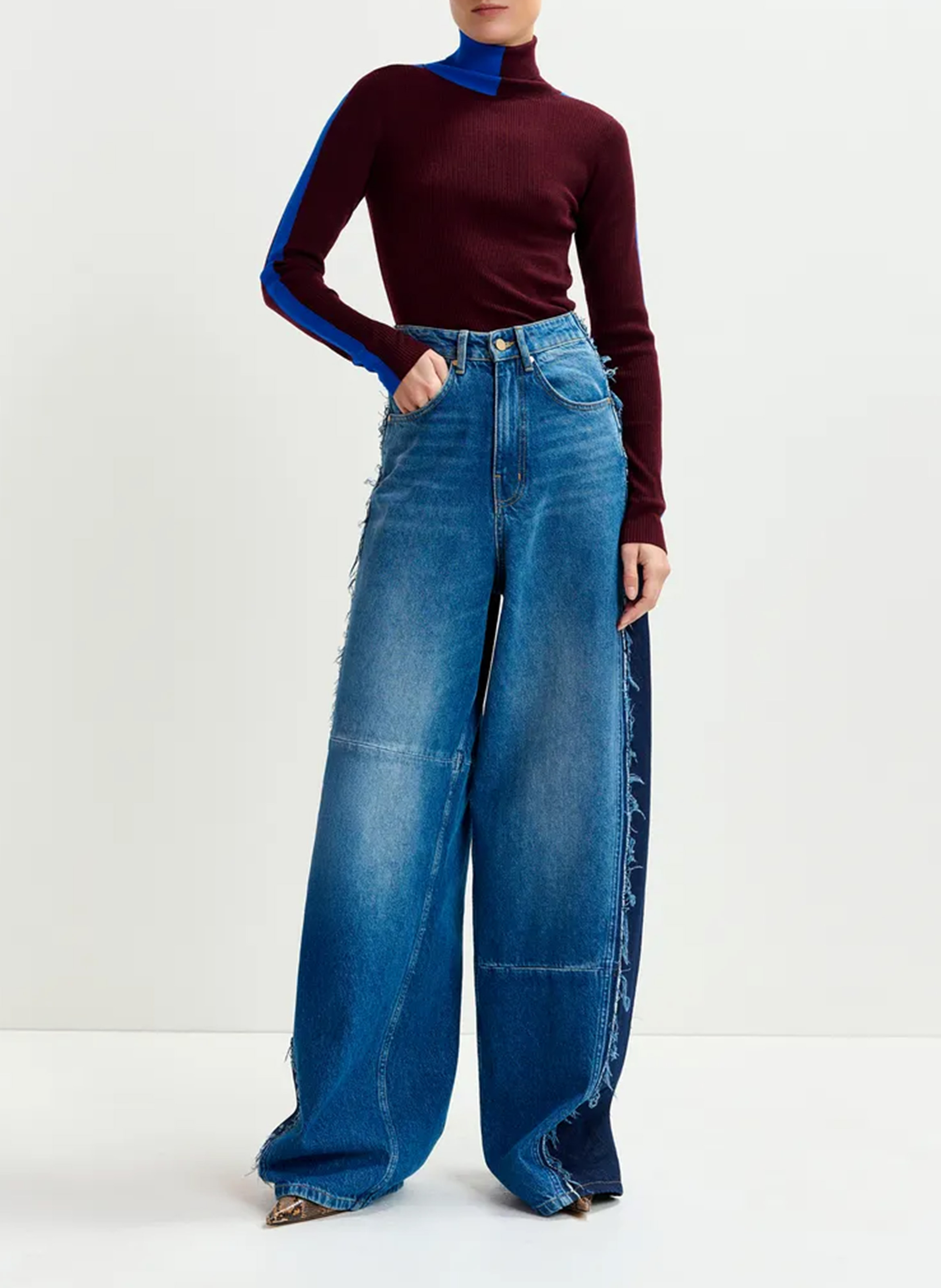 Aansluitende coltrui ESSENTIEL ANTWERP Bruin