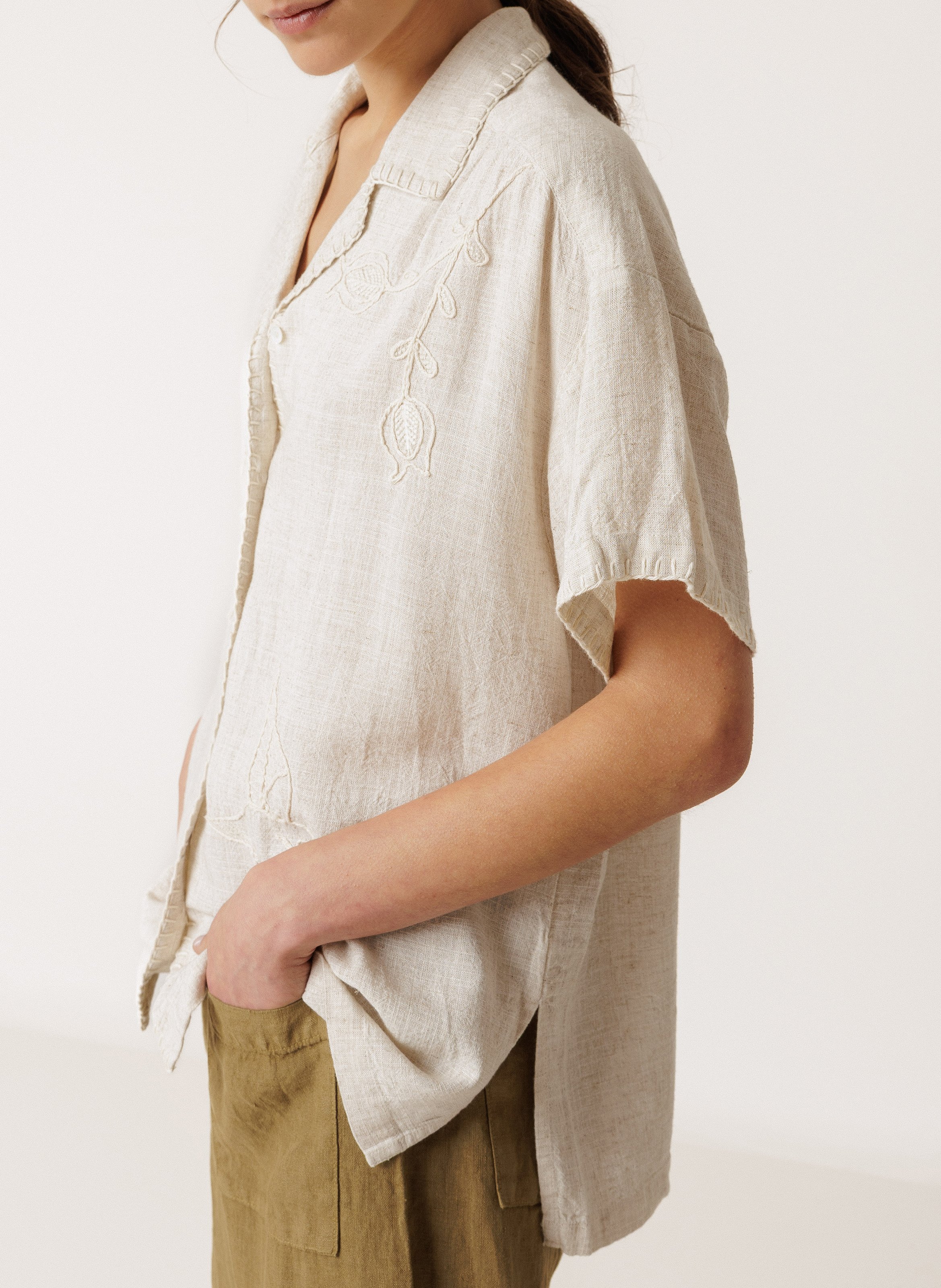 Bedrucktes Hemd mit klassischem Kragen INDI & COLD Beige