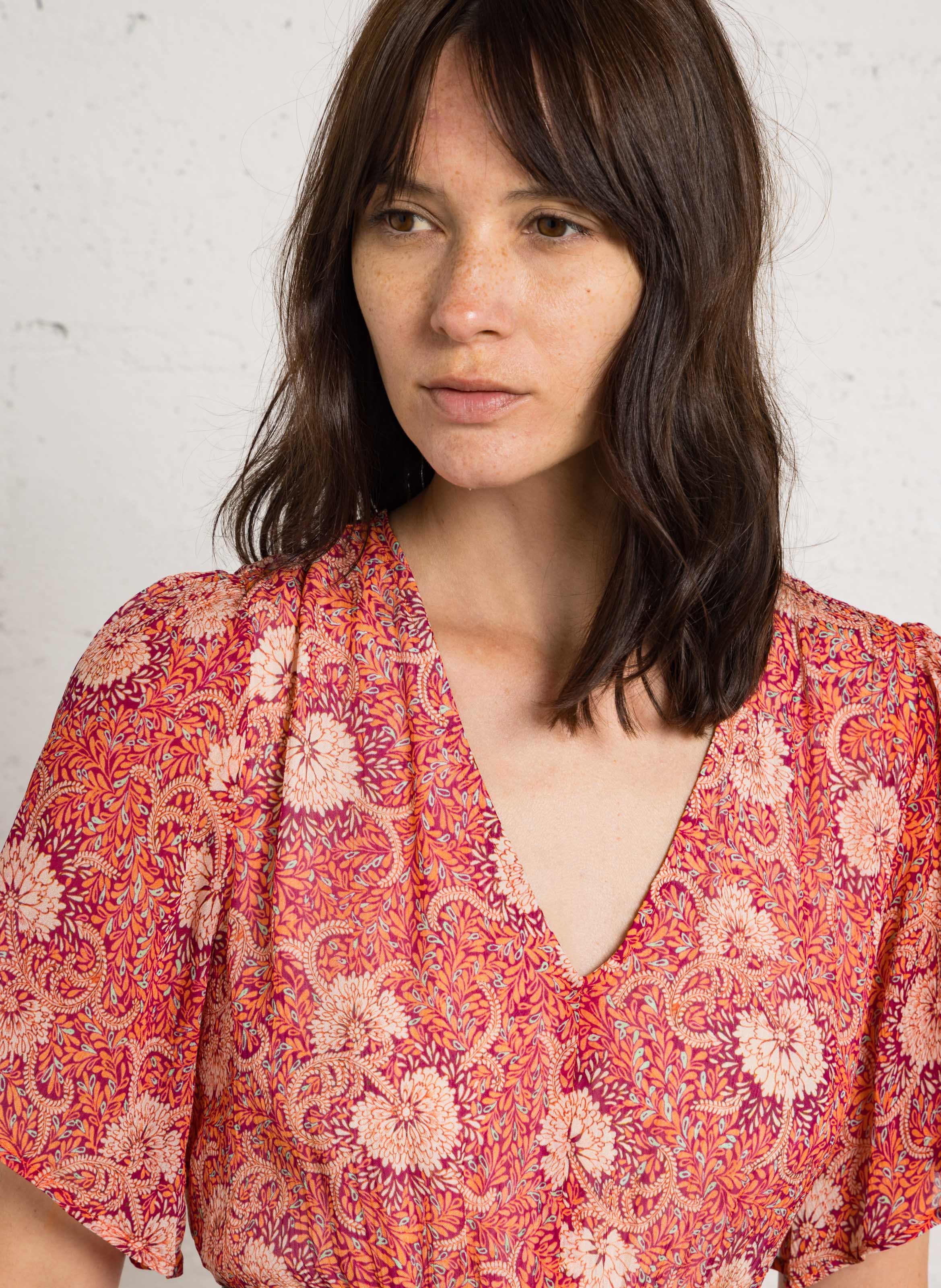 Langes, weit geschnittenes Kleid mit Print MAISON 123 Rosa