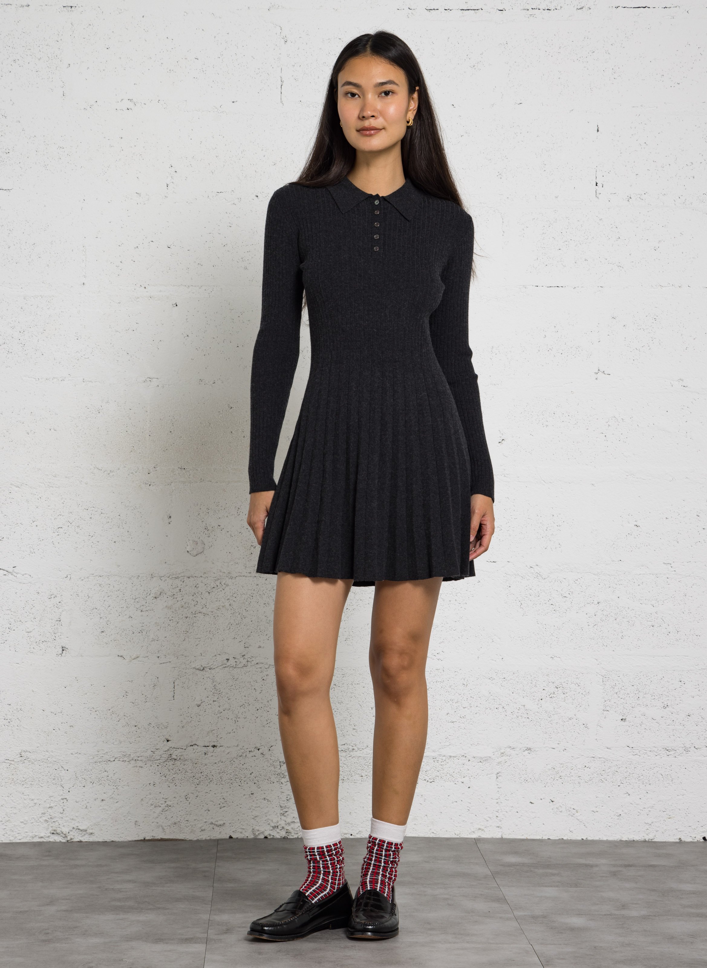 Korte geribde fit-and-flare jurk DES PETITS HAUTS Grijs