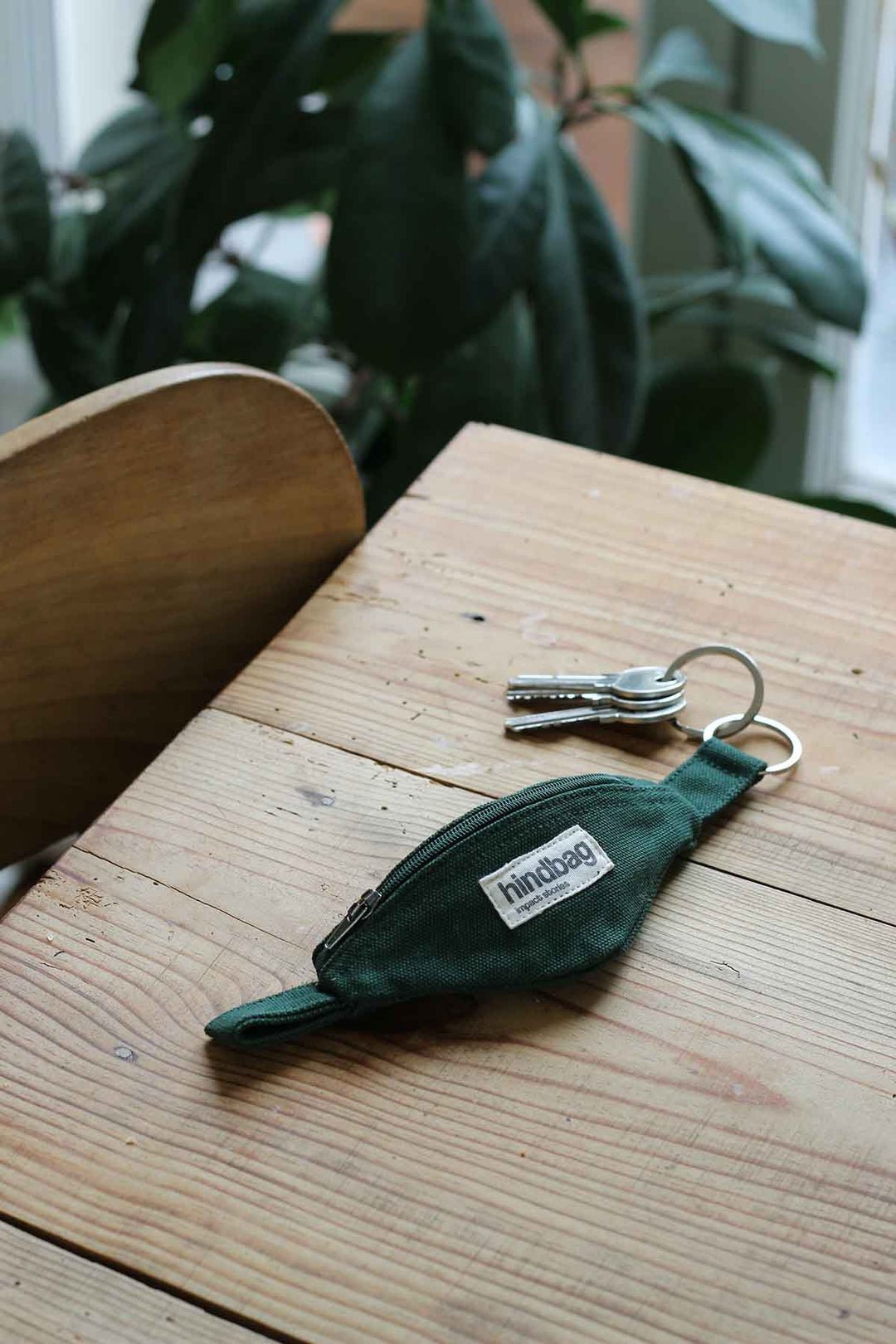 Keychain Como in almond green sponge HINDBAG Green