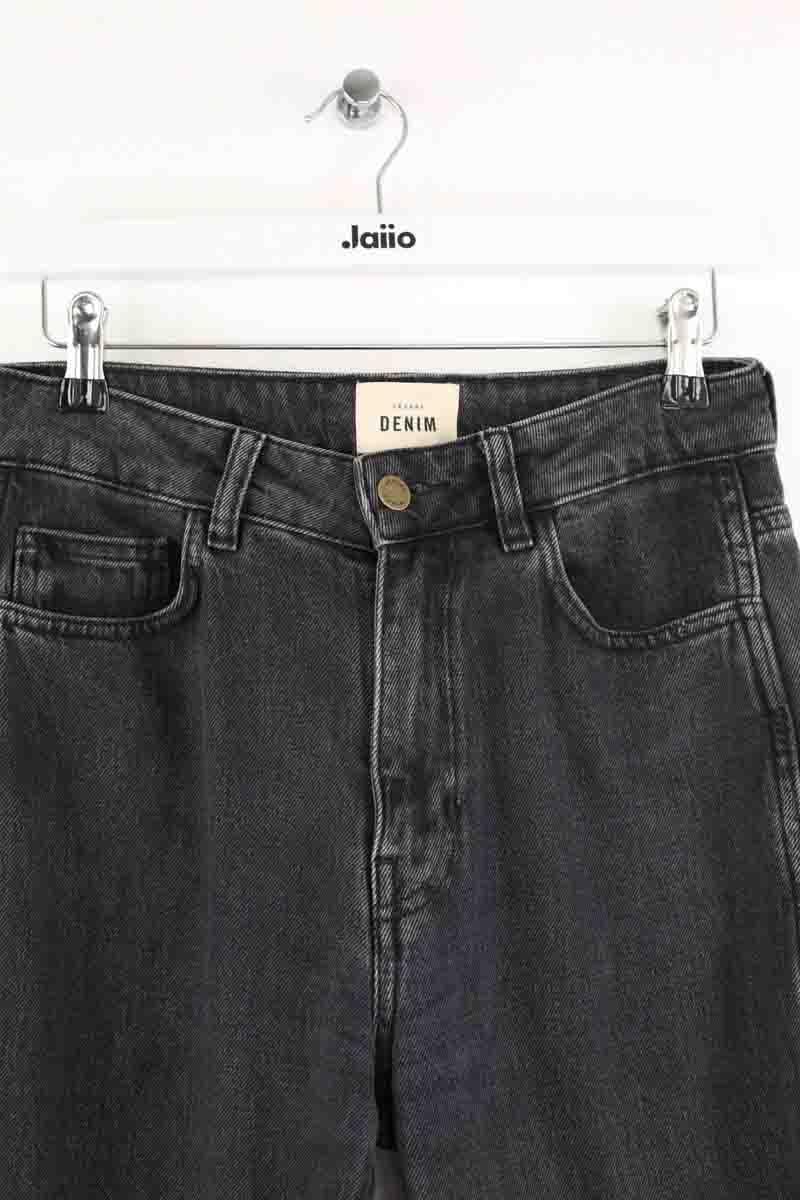 - Straight-leg jeans
- 5 pockets
- Straight cut
- Faded effect SEZANE - Seconde main Black