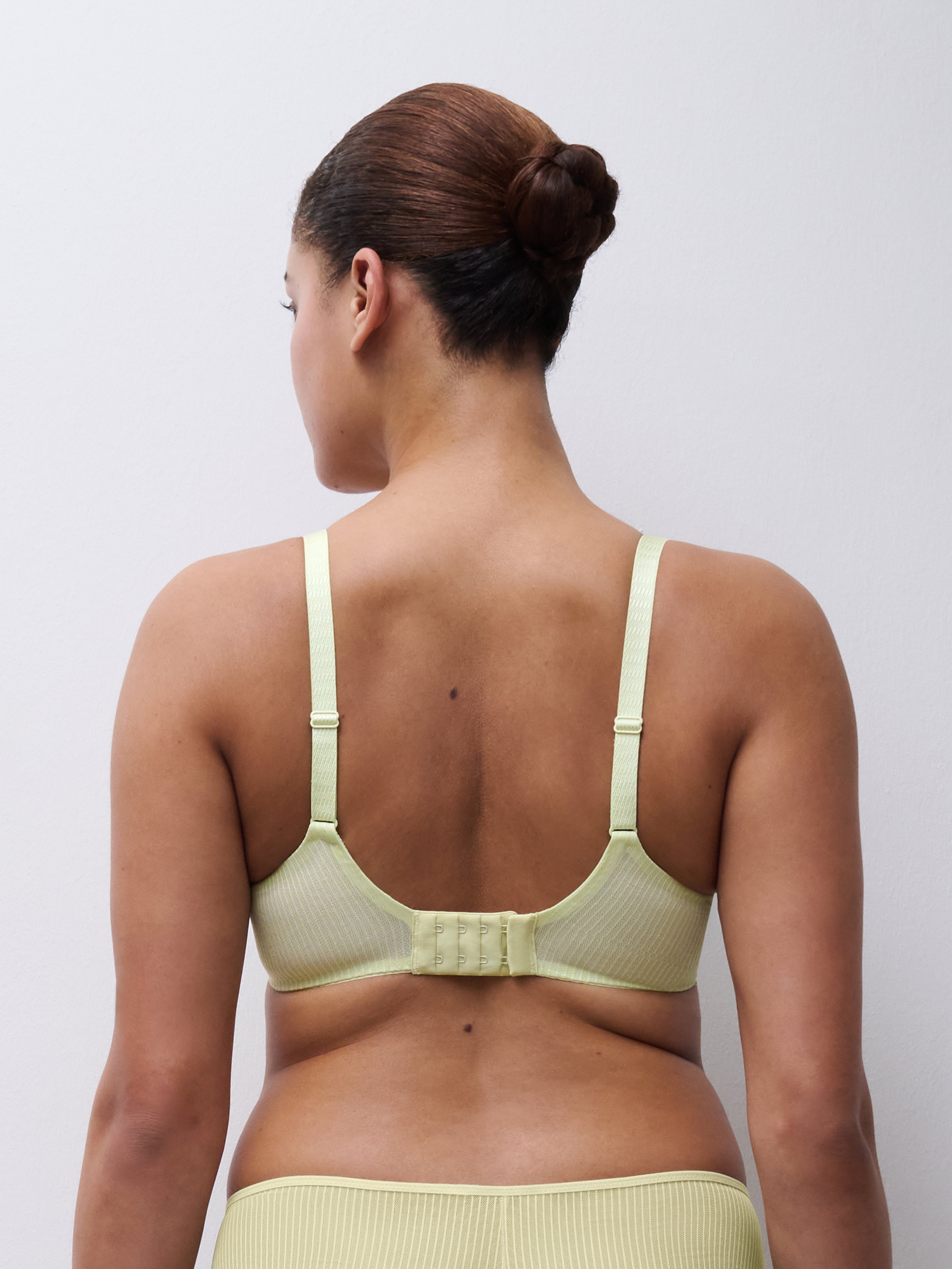 Plunging padded bra with embroidery CHANTELLE Green