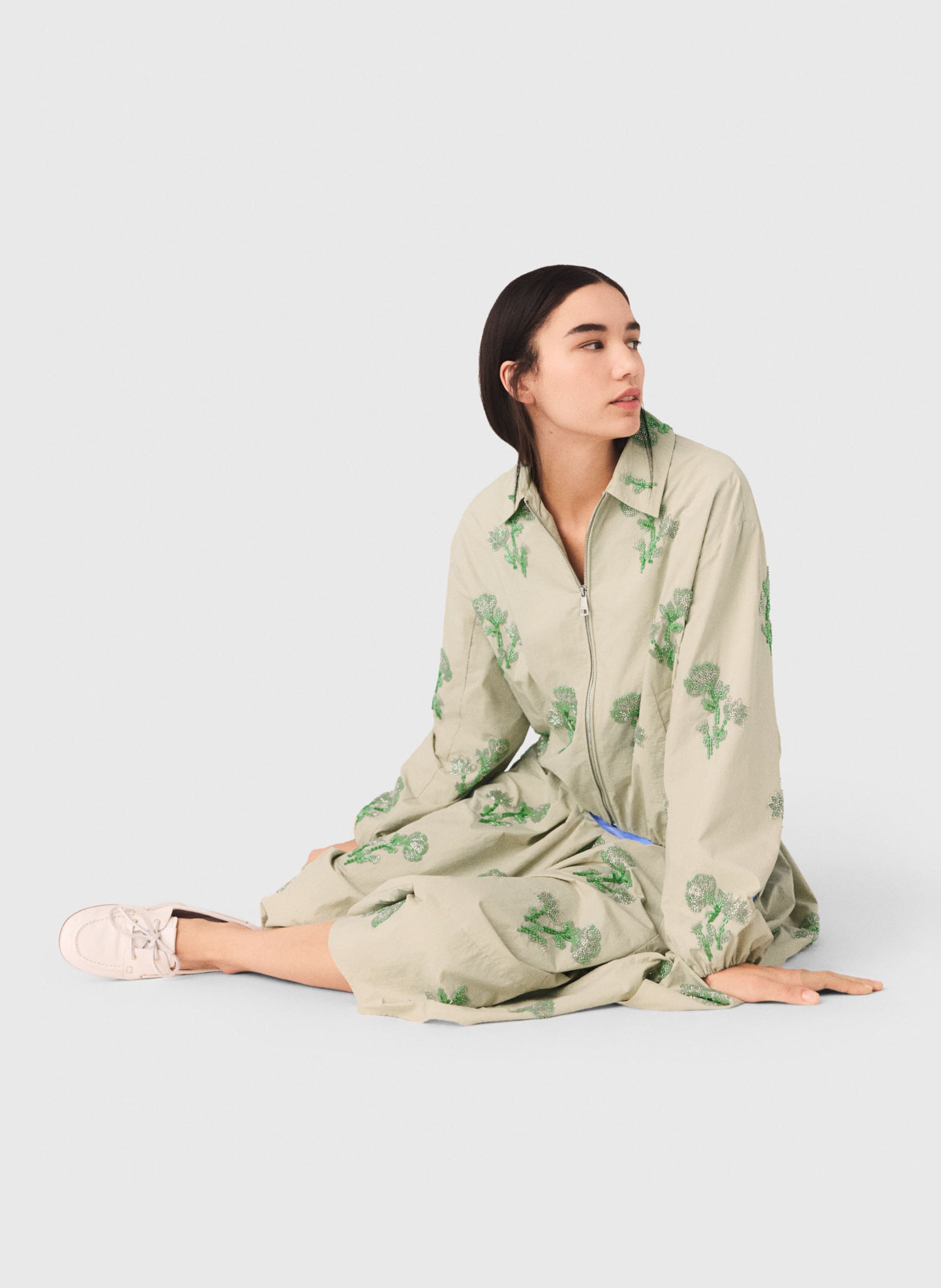 Rechte jasje met klassieke kraag en print MAJE Beige