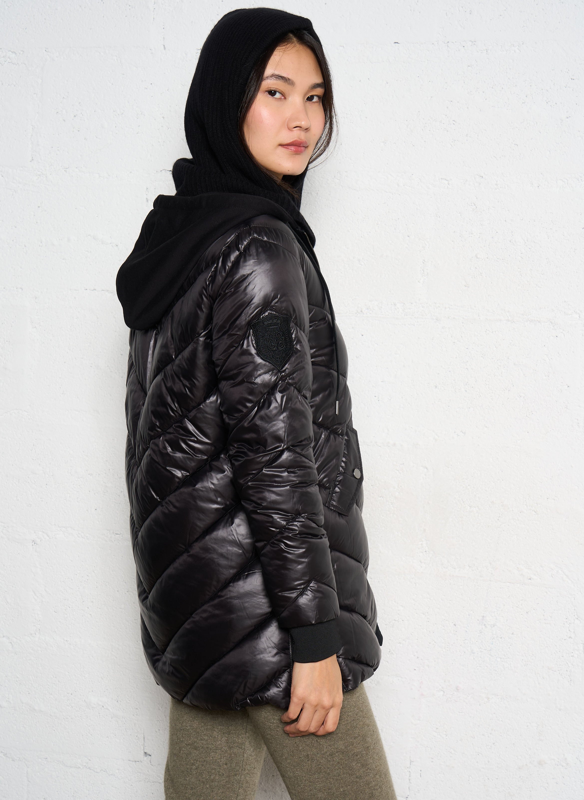 Kapuzen-Daunenjacke mit Rundhalsausschnitt und Reißverschluss IKKS Schwarz