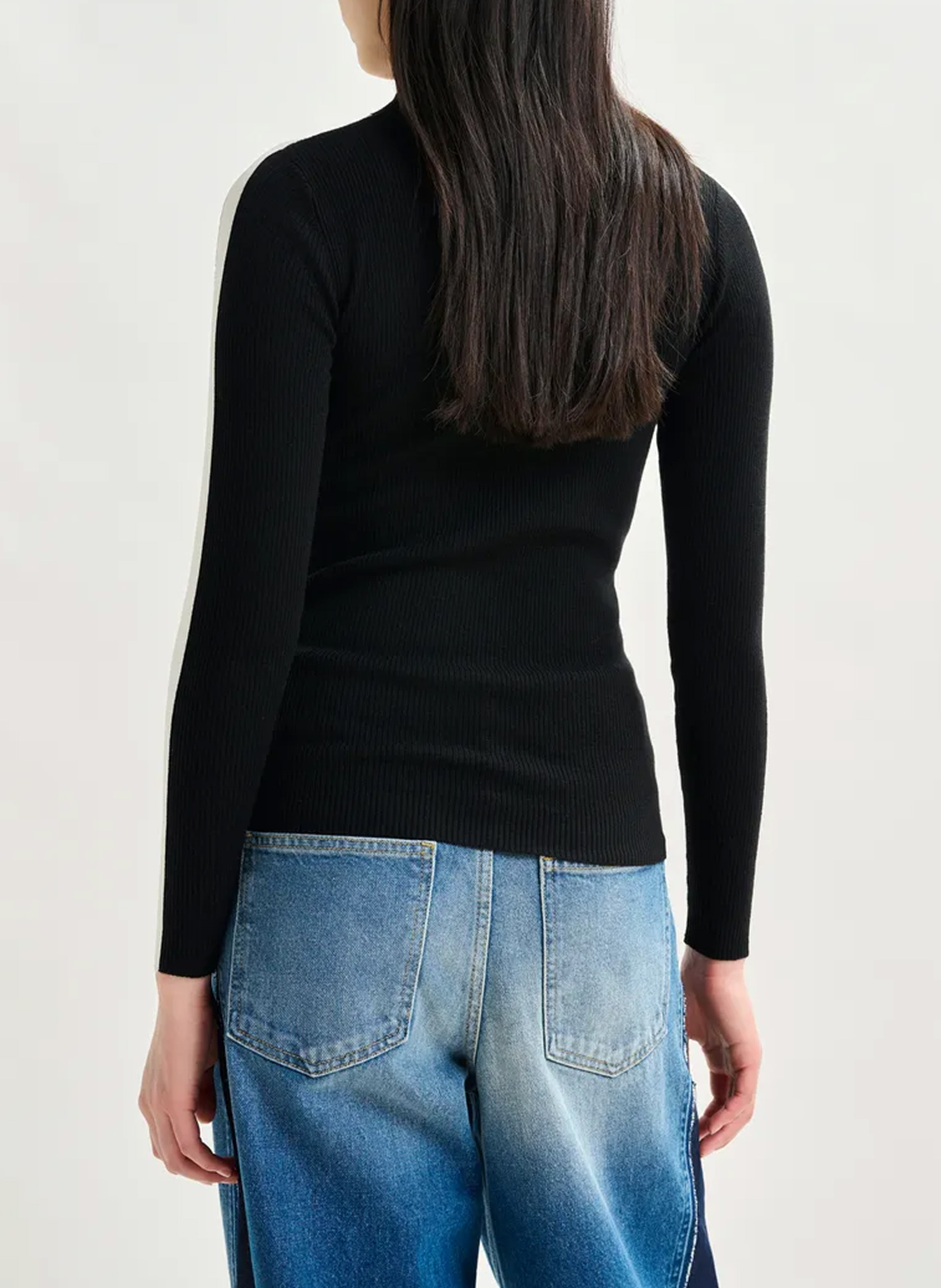 Pull moulant col roulé  ESSENTIEL ANTWERP Noir