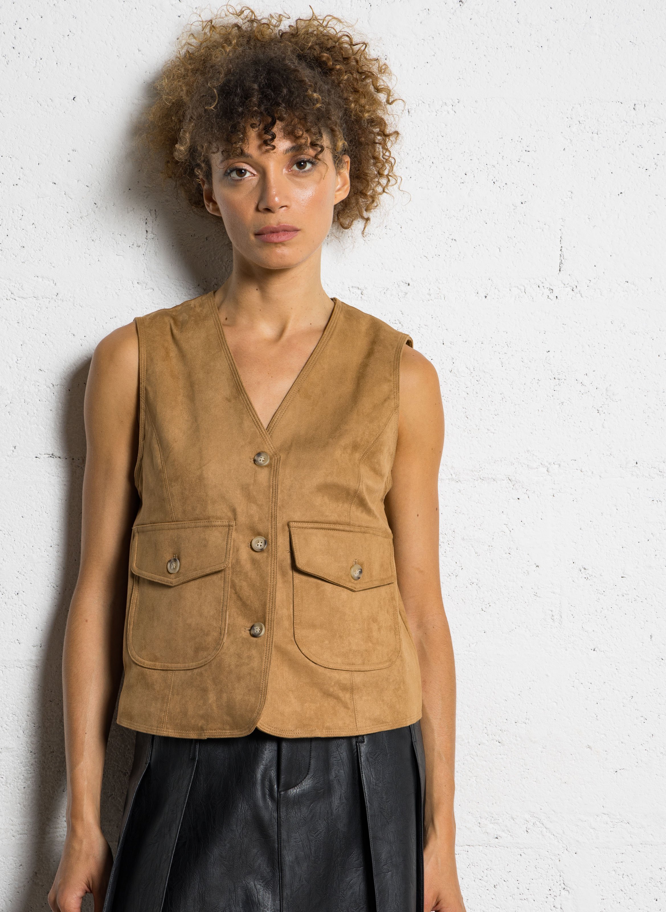 Weste mit V-Ausschnitt THE KORNER Beige