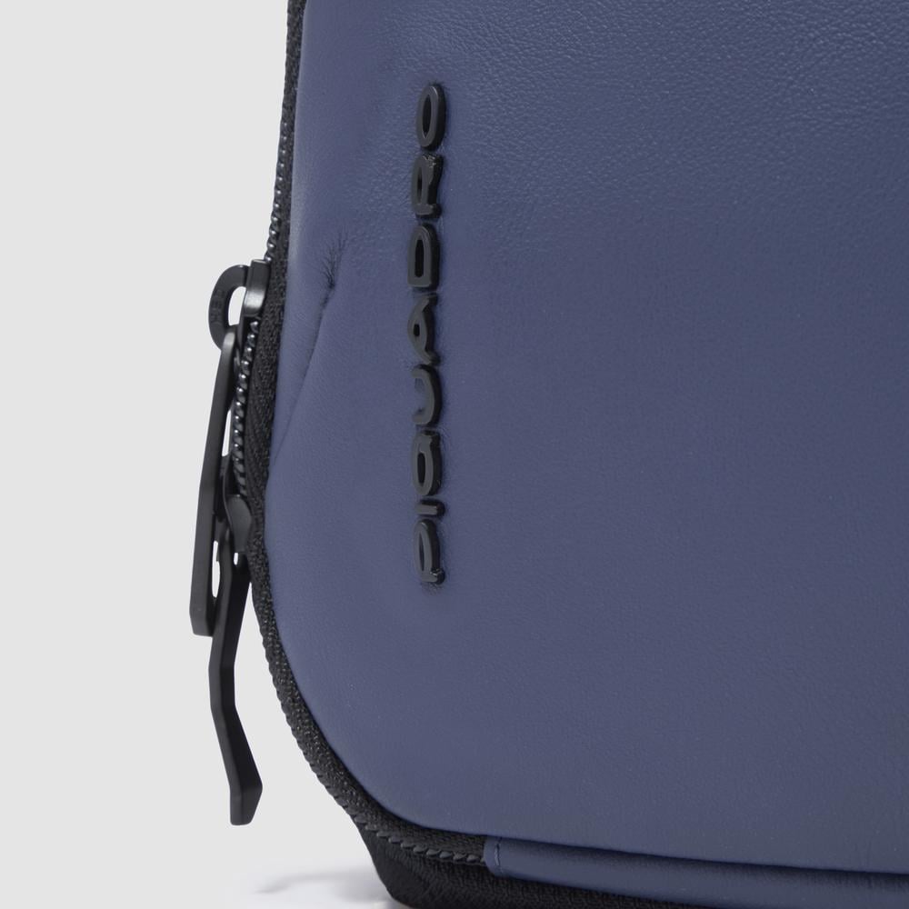 Toiletry bag PIQUADRO Blue