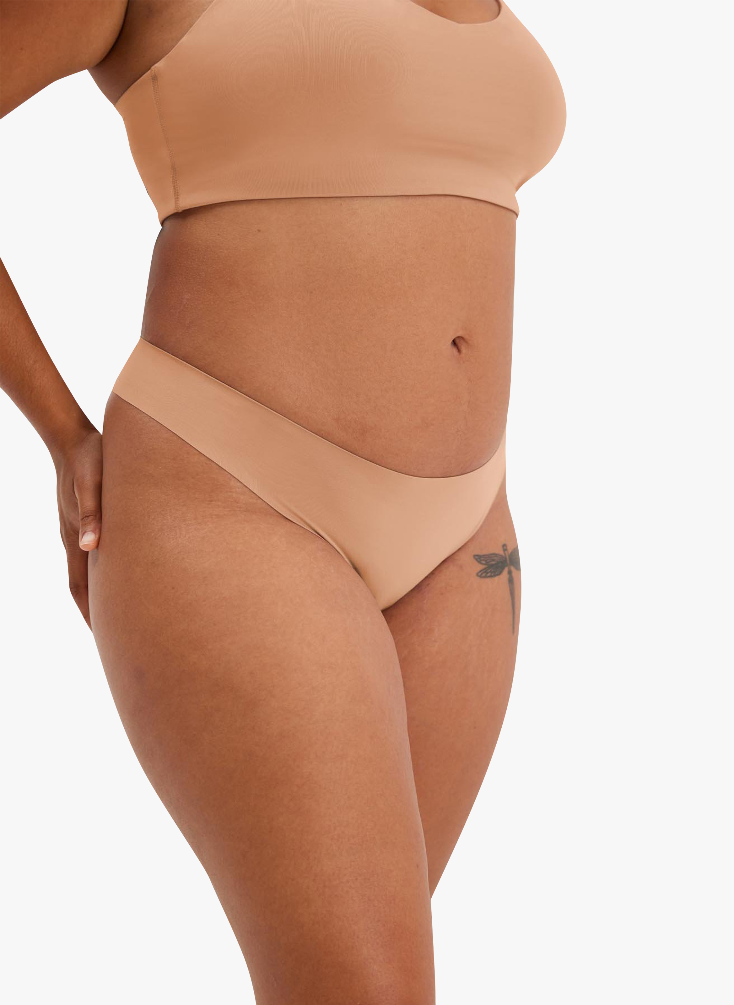 Seamless thong GIRLFRIEND COLLECTIVE Beige