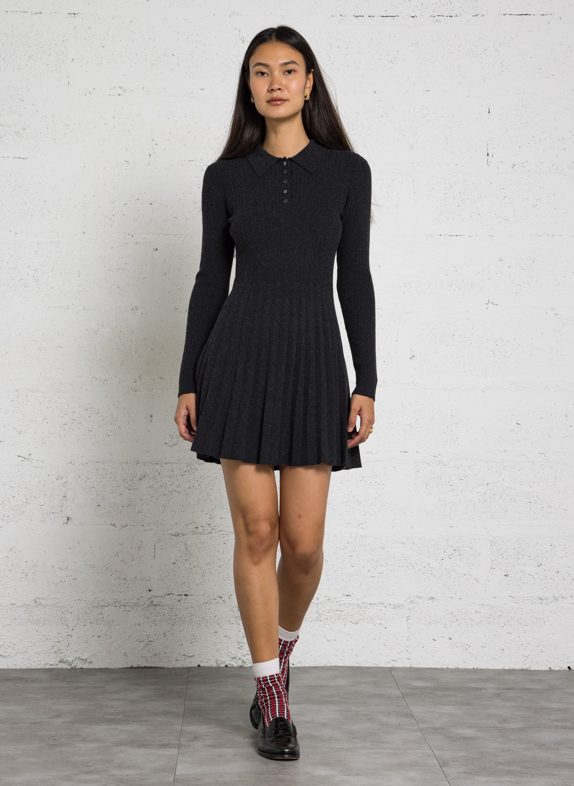 Korte geribde fit-and-flare jurk DES PETITS HAUTS Grijs