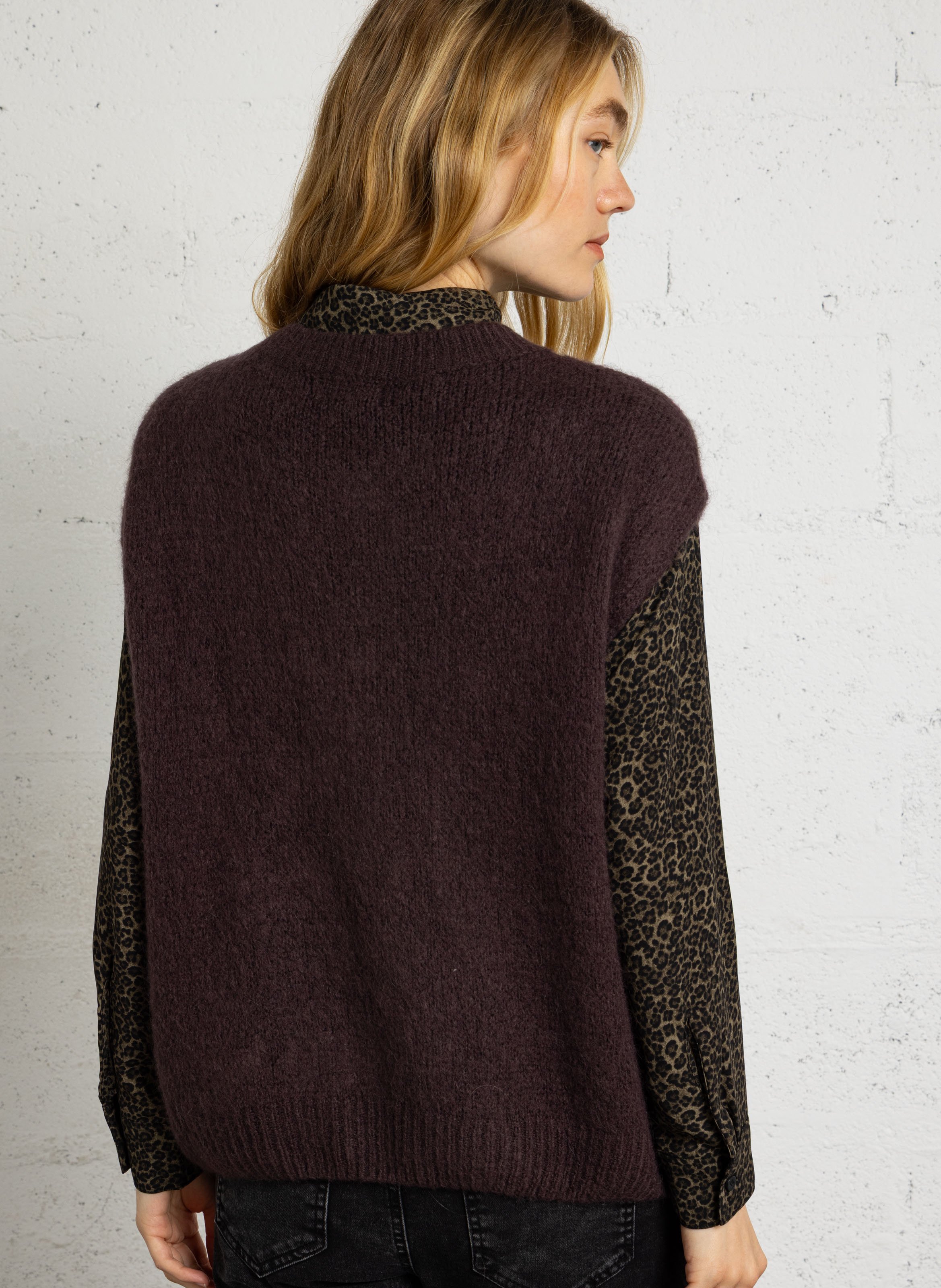 Plain zip-up sleeveless cardigan PLEASE Brown