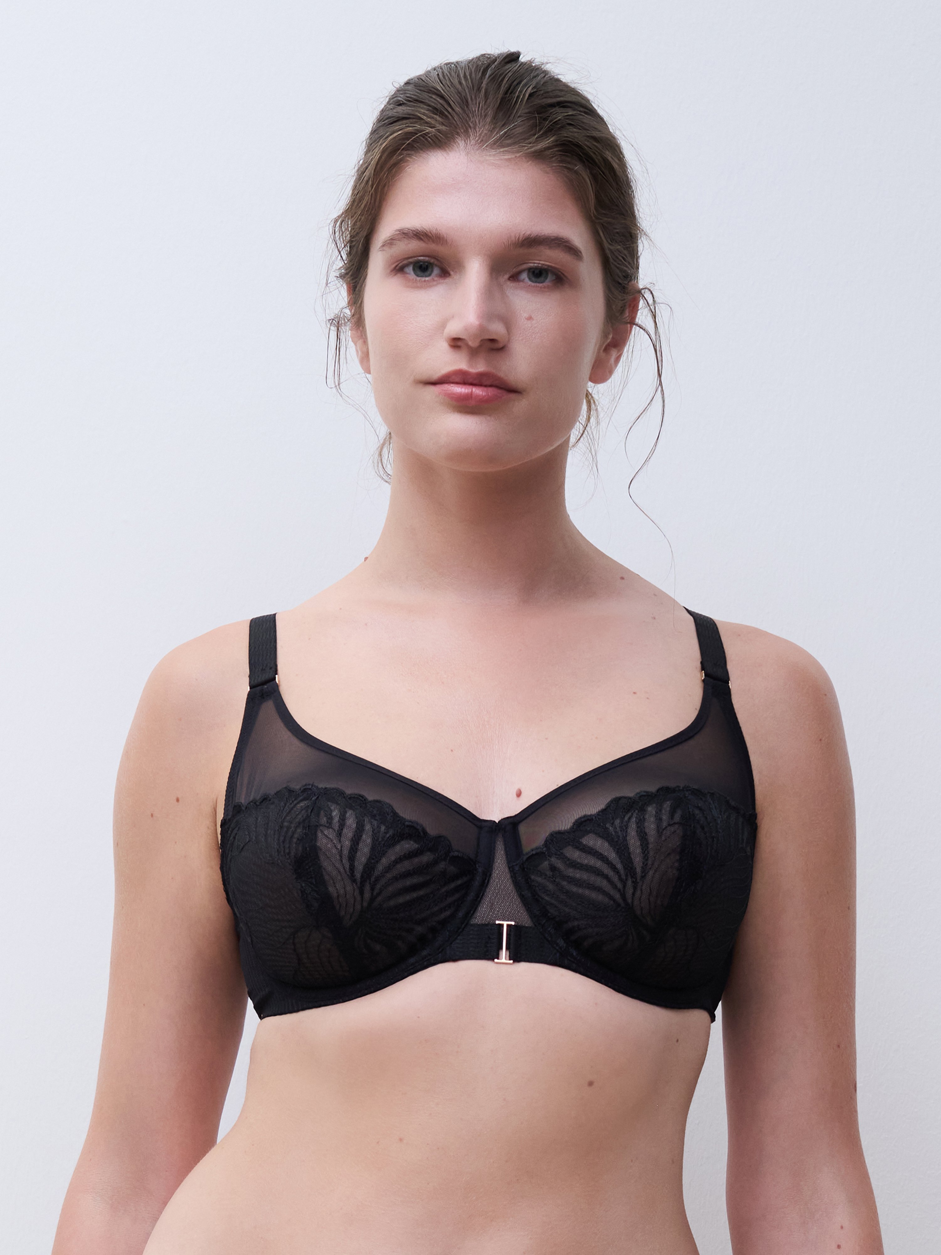 Very supportive embroidered bra CHANTELLE